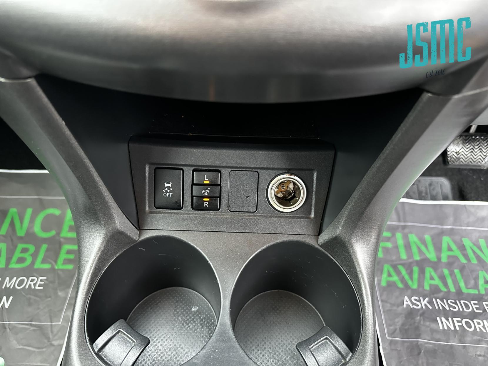 Toyota RAV4 2.0 V-Matic XT-R SUV 5dr Petrol Multidrive S 4WD Euro 5 (158 ps)