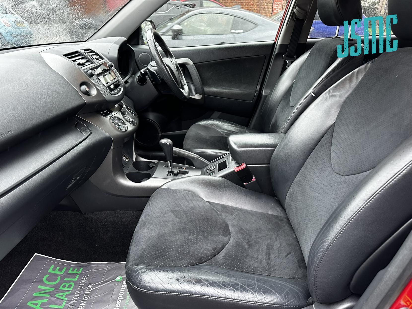 Toyota RAV4 2.0 V-Matic XT-R SUV 5dr Petrol Multidrive S 4WD Euro 5 (158 ps)