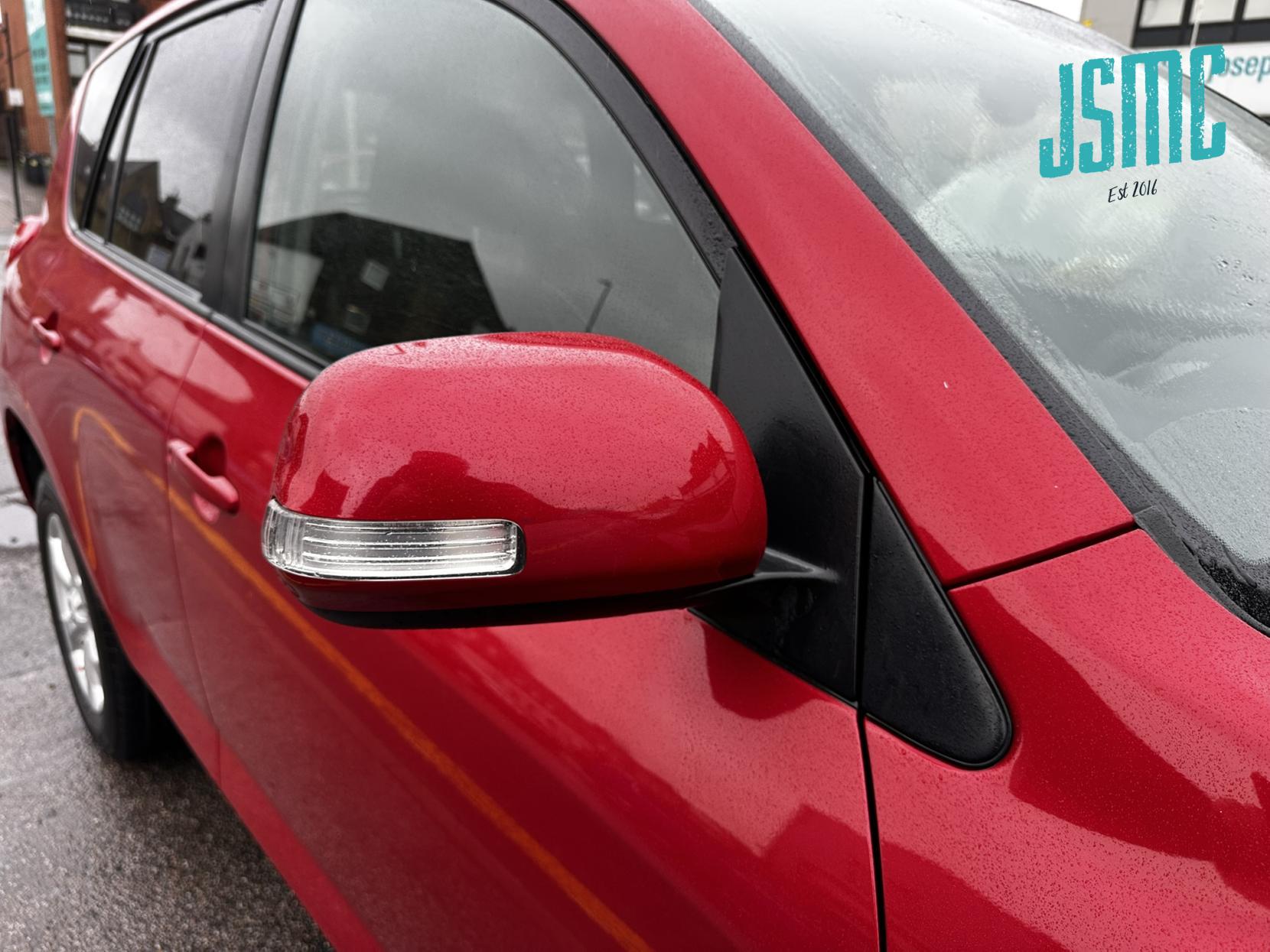 Toyota RAV4 2.0 V-Matic XT-R SUV 5dr Petrol Multidrive S 4WD Euro 5 (158 ps)