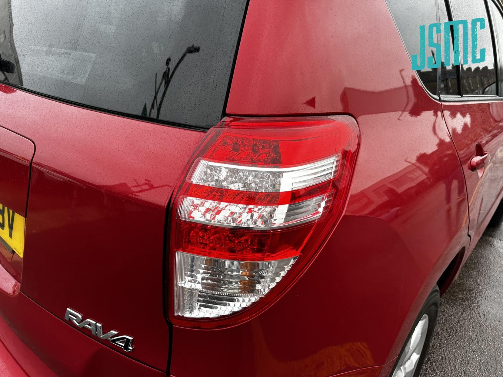 Toyota RAV4 2.0 V-Matic XT-R SUV 5dr Petrol Multidrive S 4WD Euro 5 (158 ps)