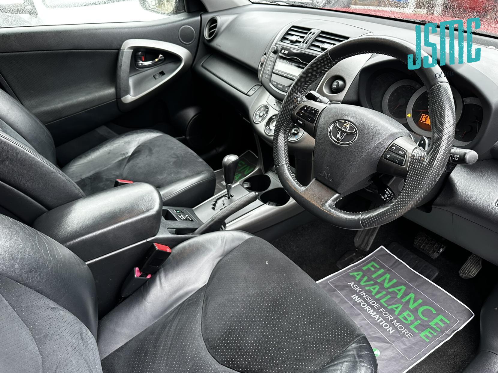 Toyota RAV4 2.0 V-Matic XT-R SUV 5dr Petrol Multidrive S 4WD Euro 5 (158 ps)