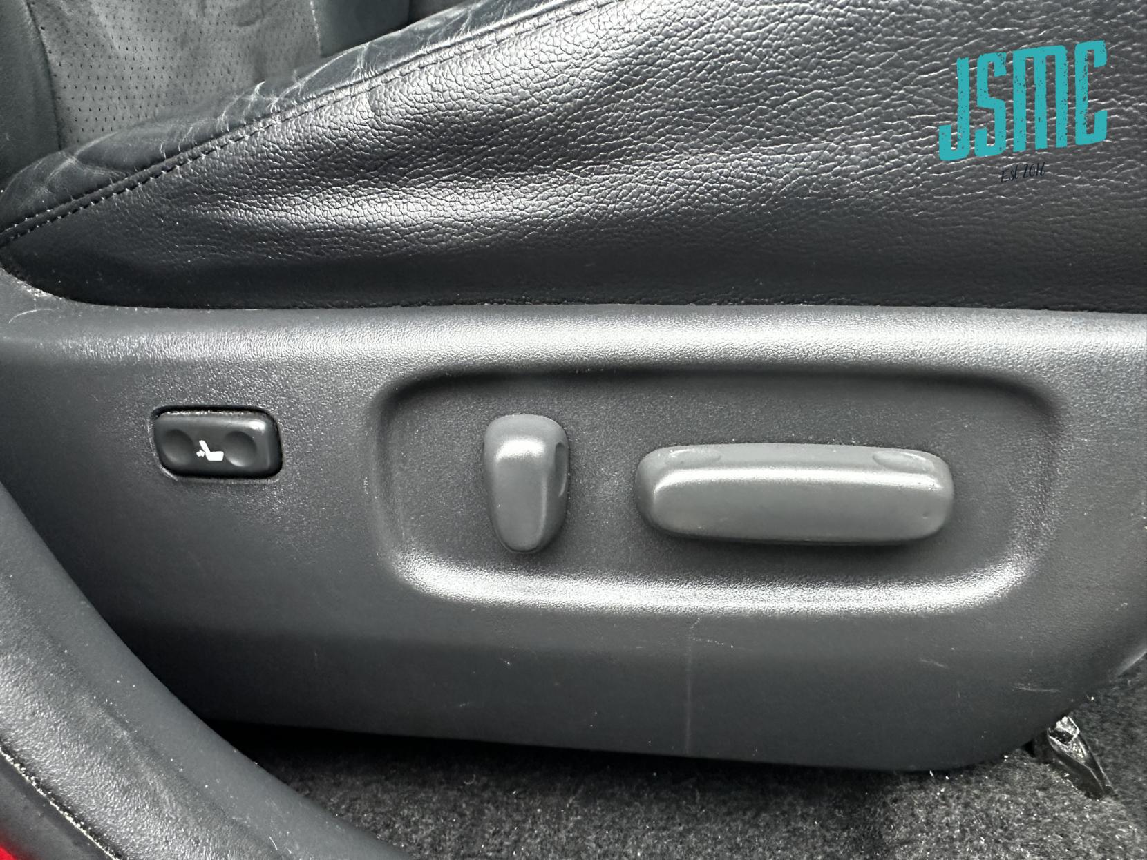 Toyota RAV4 2.0 V-Matic XT-R SUV 5dr Petrol Multidrive S 4WD Euro 5 (158 ps)