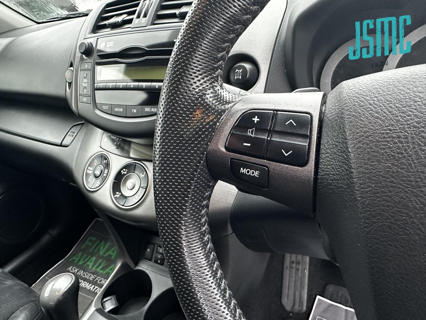 Toyota RAV4 2.0 V-Matic XT-R SUV 5dr Petrol Multidrive S 4WD Euro 5 (158 ps)