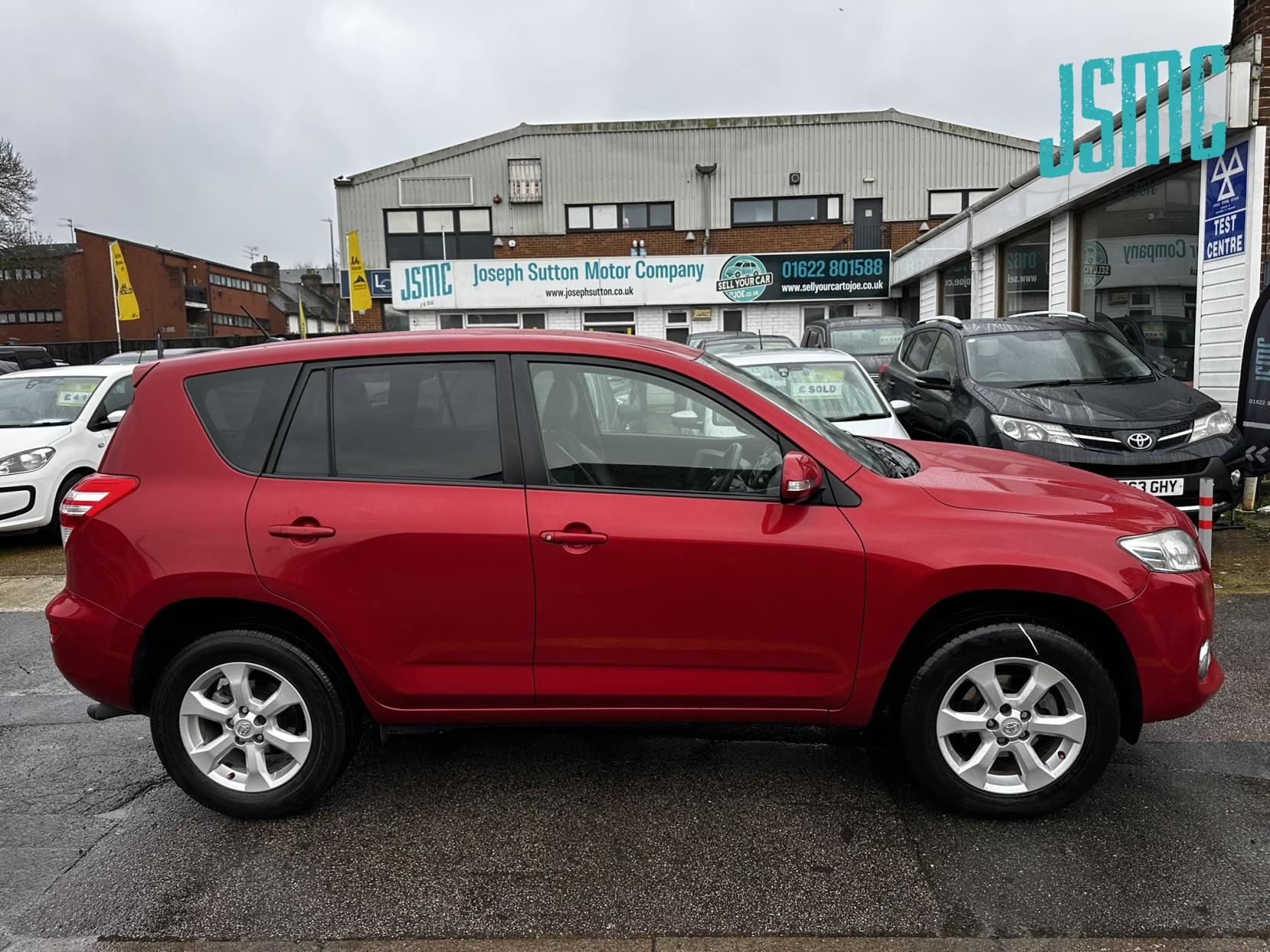 Toyota RAV4 2.0 V-Matic XT-R SUV 5dr Petrol Multidrive S 4WD Euro 5 (158 ps)