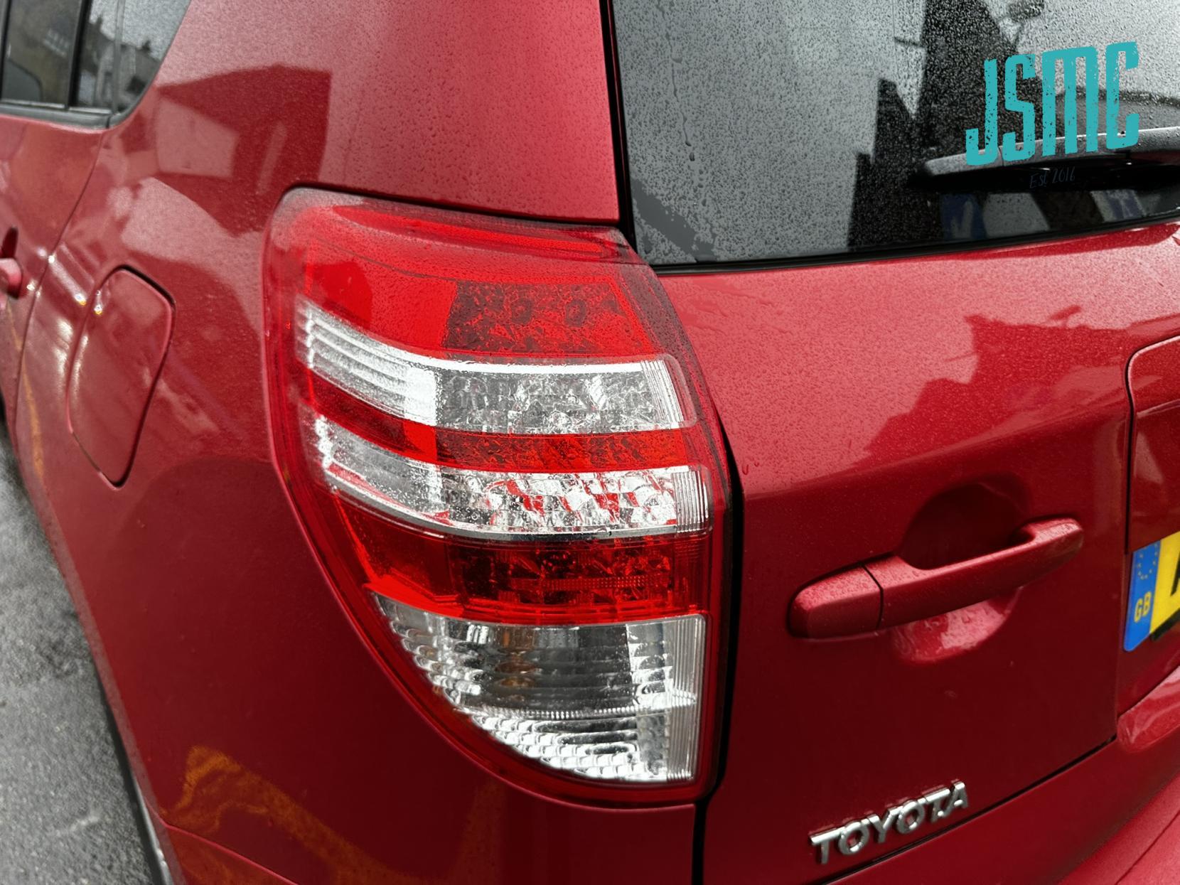 Toyota RAV4 2.0 V-Matic XT-R SUV 5dr Petrol Multidrive S 4WD Euro 5 (158 ps)