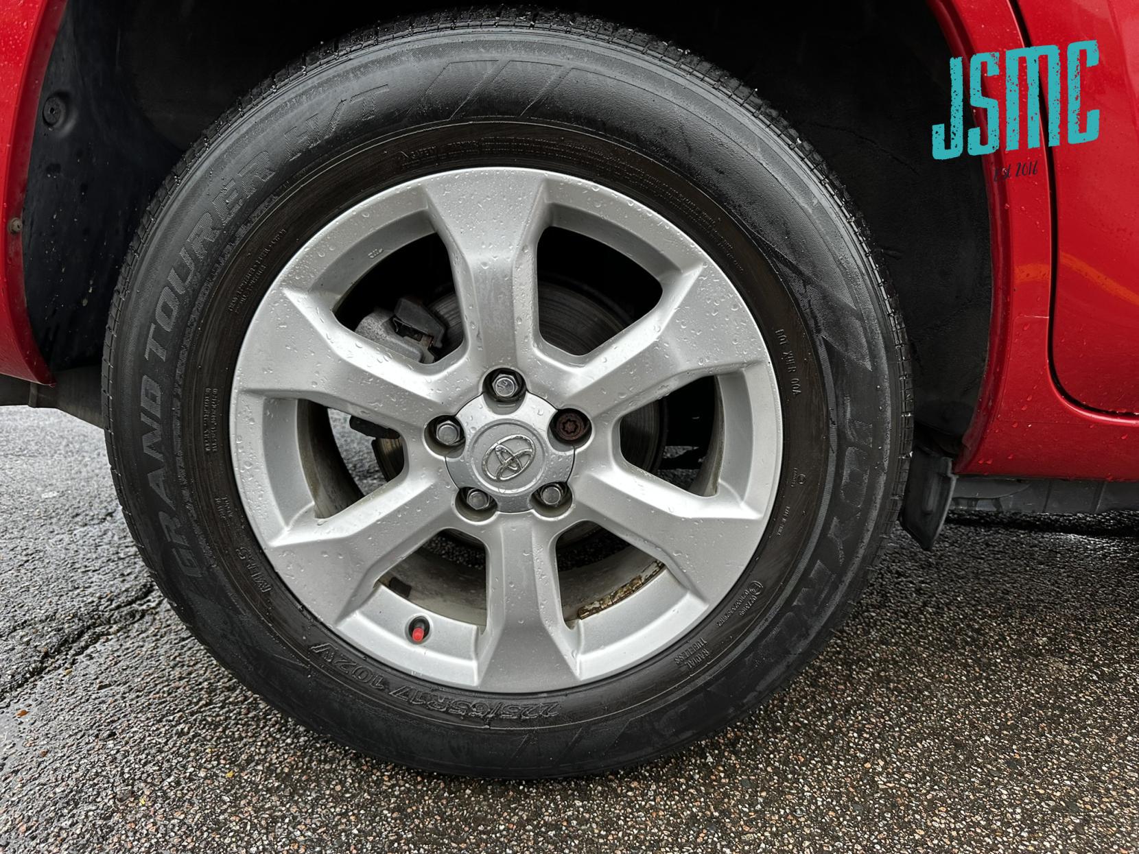 Toyota RAV4 2.0 V-Matic XT-R SUV 5dr Petrol Multidrive S 4WD Euro 5 (158 ps)