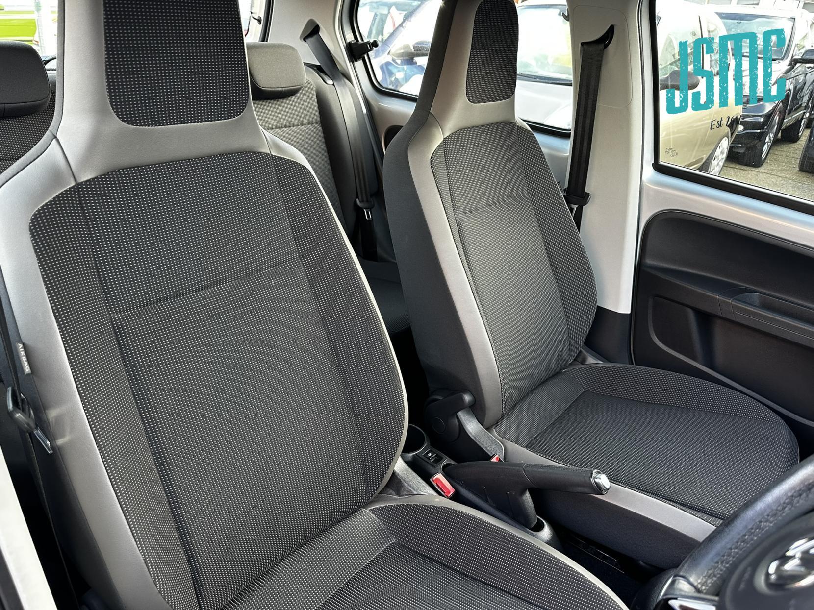 Volkswagen up! 1.0 High up! Hatchback 5dr Petrol ASG Euro 5 (75 ps)