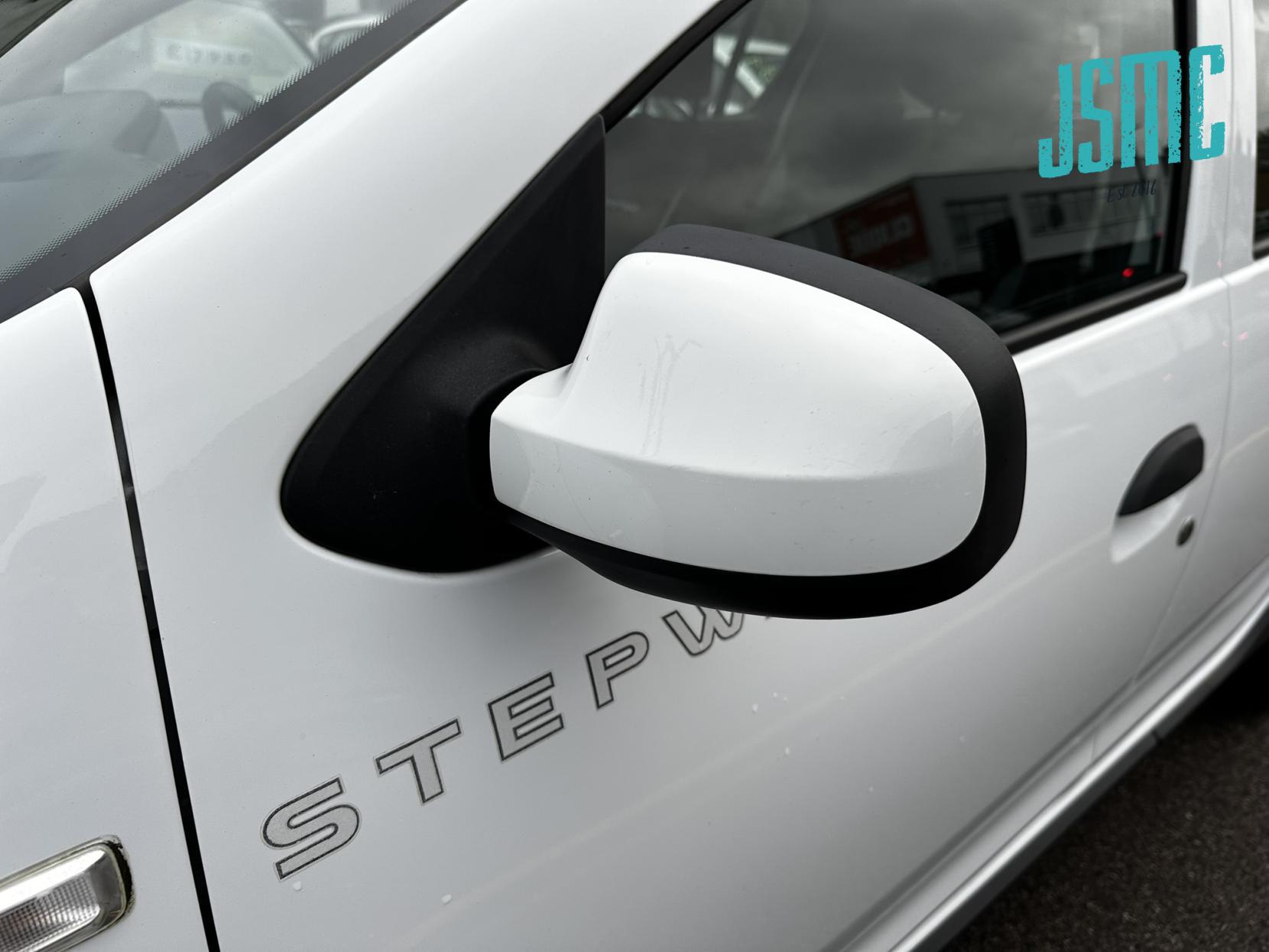 Dacia Sandero Stepway 0.9 TCe Laureate Hatchback 5dr Petrol Manual Euro 5 (90 ps)