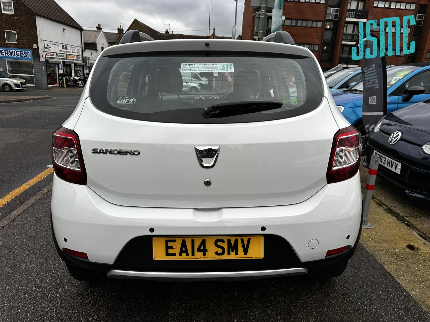 Dacia Sandero Stepway 0.9 TCe Laureate Hatchback 5dr Petrol Manual Euro 5 (90 ps)