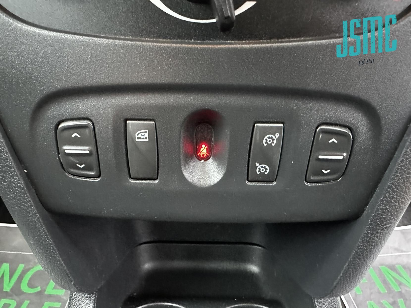 Dacia Sandero Stepway 0.9 TCe Laureate Hatchback 5dr Petrol Manual Euro 5 (90 ps)