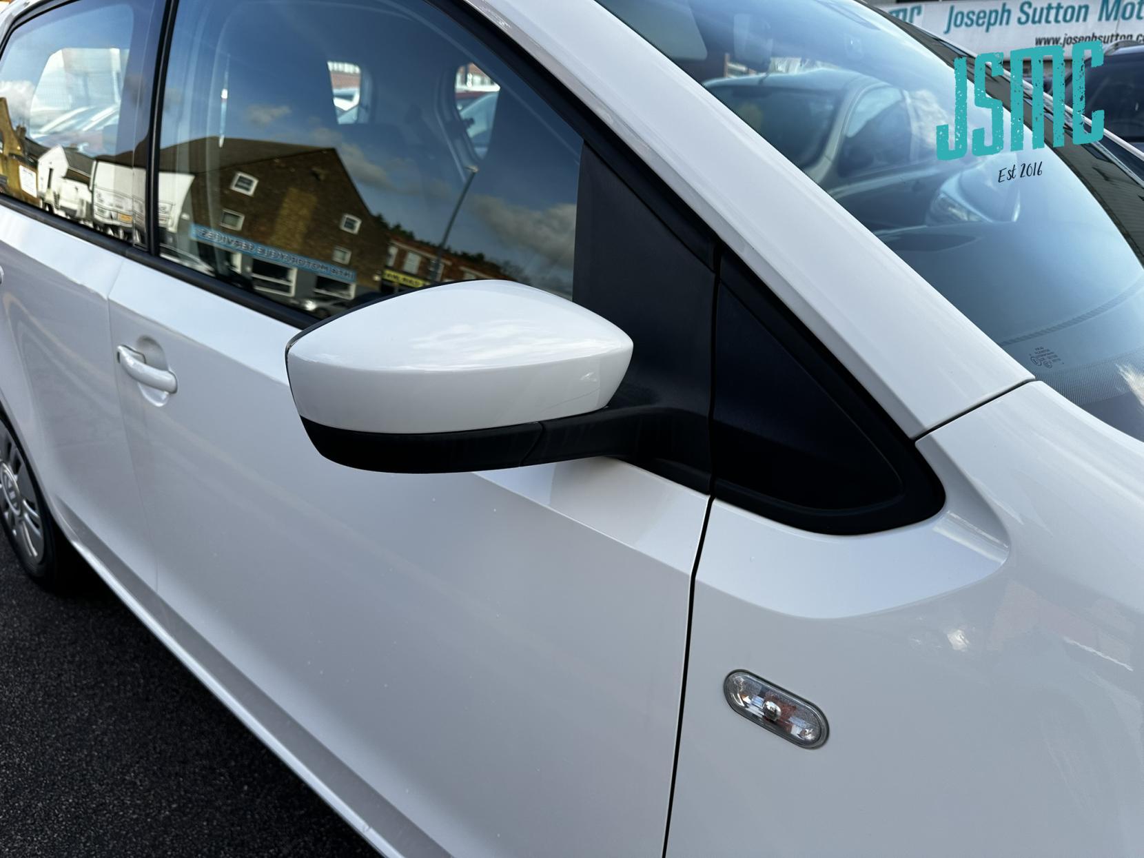 Volkswagen up! 1.0 Move up! Hatchback 5dr Petrol ASG Euro 5 (60 ps)