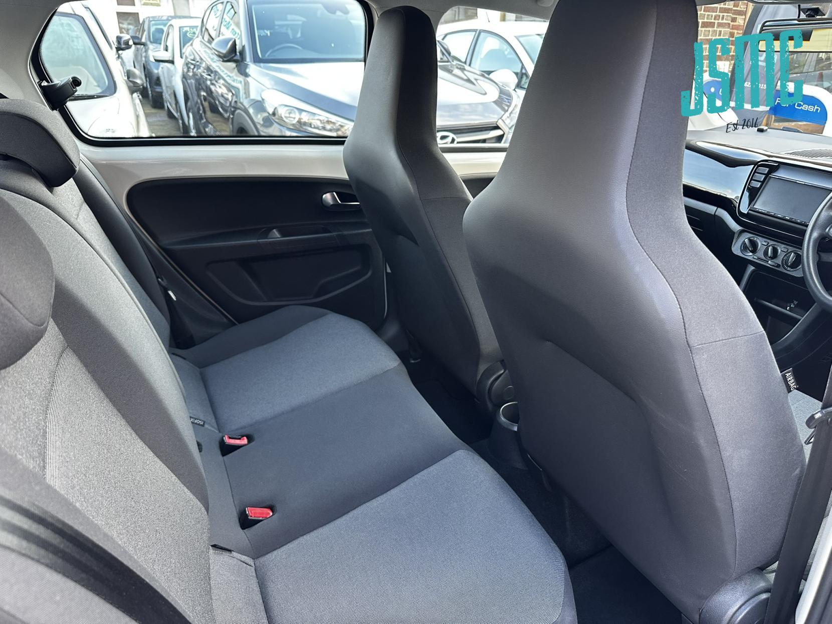 Volkswagen up! 1.0 Move up! Hatchback 5dr Petrol ASG Euro 5 (60 ps)