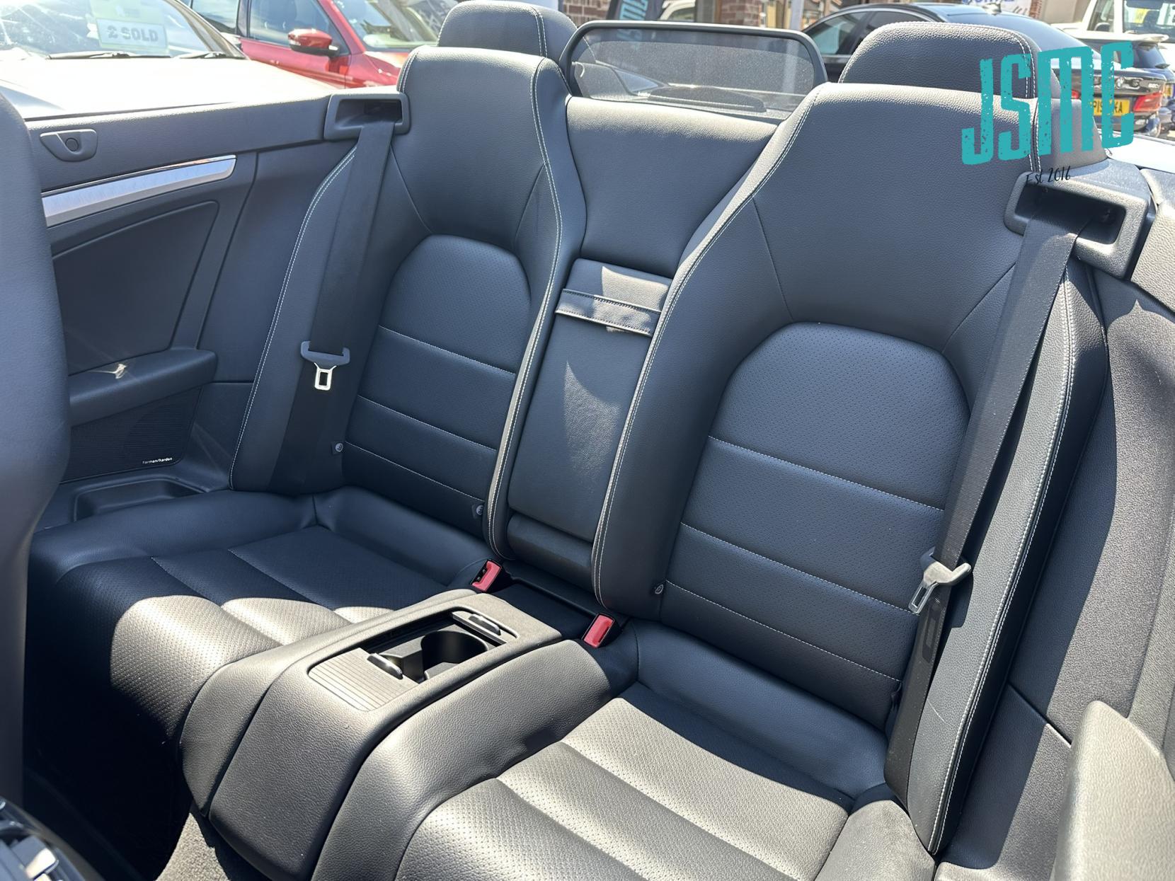 Mercedes-Benz E Class 3.0 E350 CDI V6 BlueEfficiency Sport Cabriolet 2dr Diesel G-Tronic Euro 5 (265 ps)