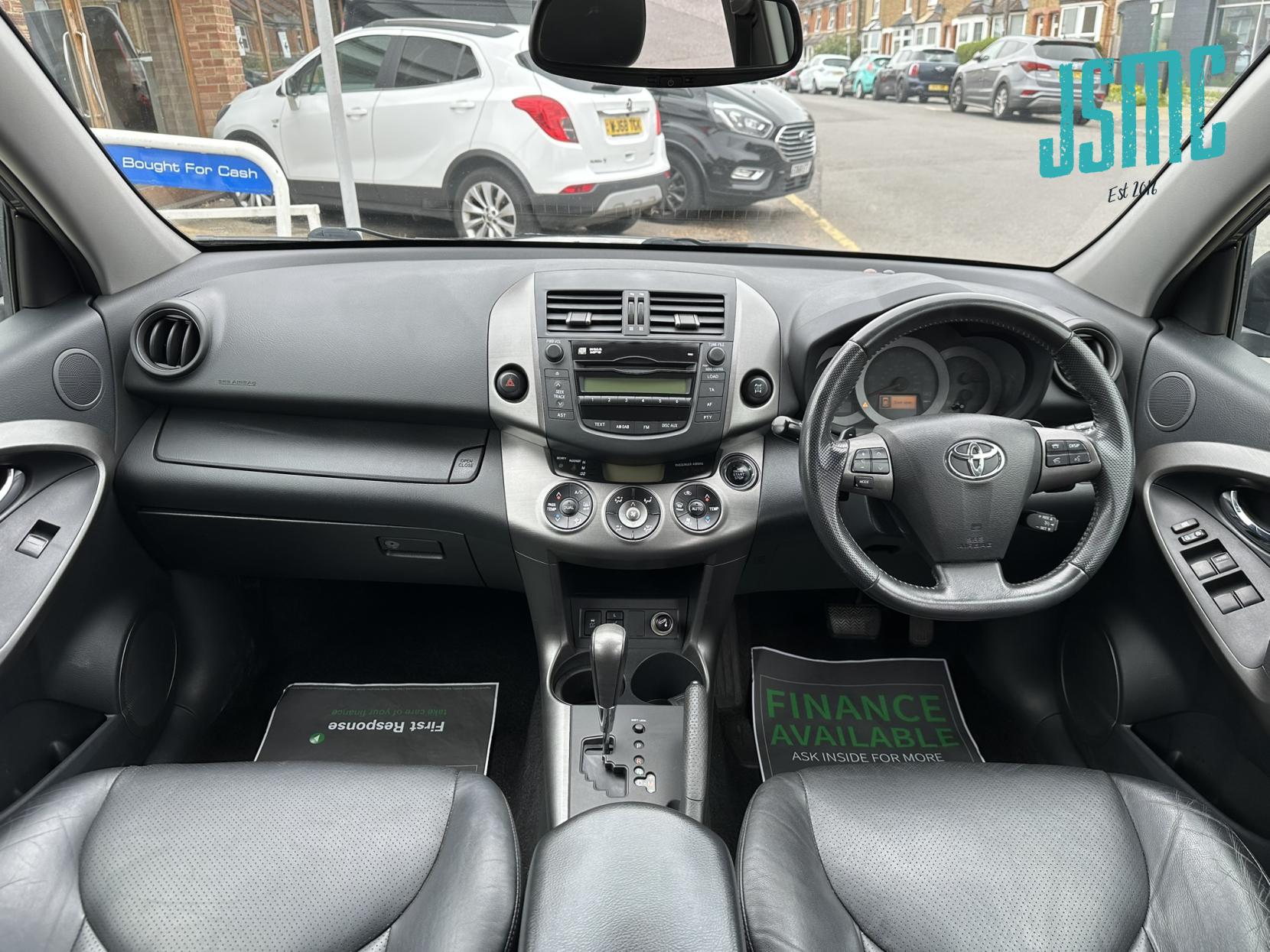 Toyota RAV4 2.0 V-Matic XT-R SUV 5dr Petrol Multidrive S 4WD Euro 4 (158 ps)