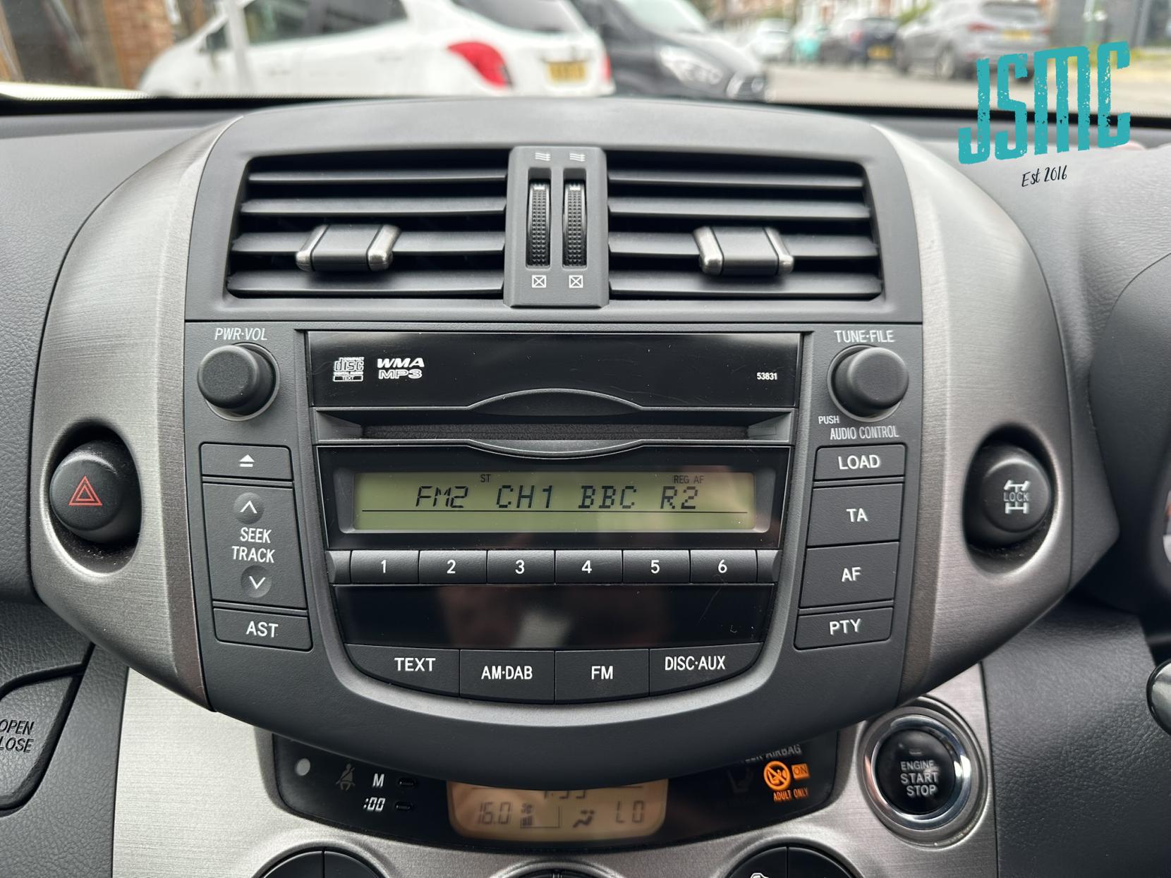 Toyota RAV4 2.0 V-Matic XT-R SUV 5dr Petrol Multidrive S 4WD Euro 4 (158 ps)