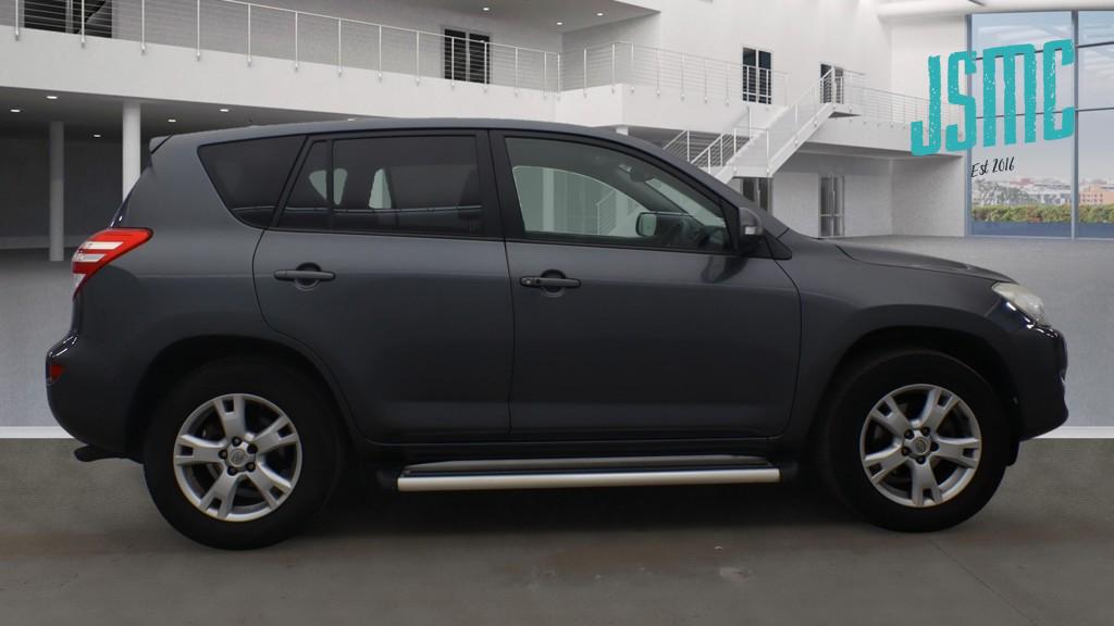 Toyota RAV4 2.0 V-Matic XT-R SUV 5dr Petrol Multidrive S 4WD Euro 4 (158 ps)