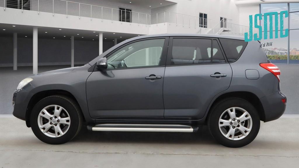 Toyota RAV4 2.0 V-Matic XT-R SUV 5dr Petrol Multidrive S 4WD Euro 4 (158 ps)