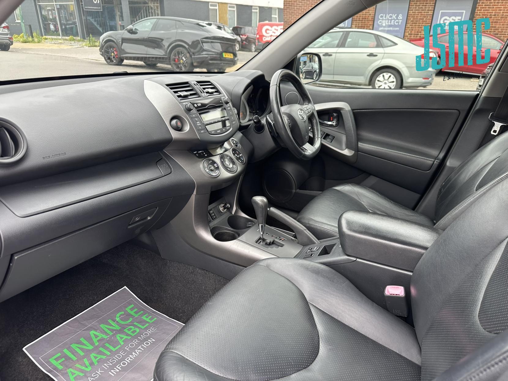 Toyota RAV4 2.0 V-Matic XT-R SUV 5dr Petrol Multidrive S 4WD Euro 4 (158 ps)