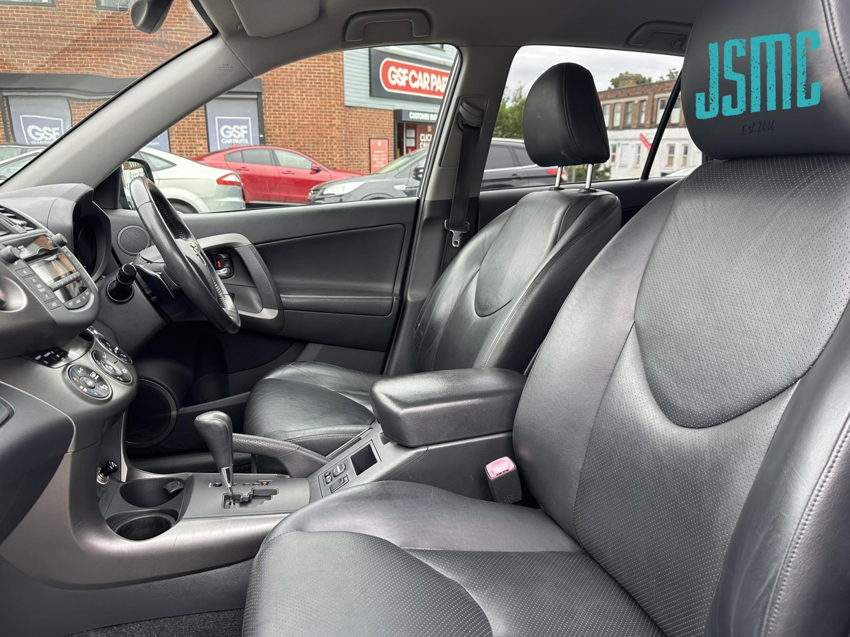 Toyota RAV4 2.0 V-Matic XT-R SUV 5dr Petrol Multidrive S 4WD Euro 4 (158 ps)