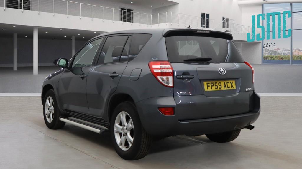 Toyota RAV4 2.0 V-Matic XT-R SUV 5dr Petrol Multidrive S 4WD Euro 4 (158 ps)