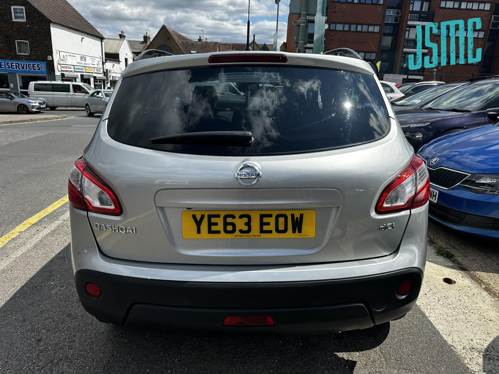 Nissan Qashqai 1.5 dCi 360 SUV 5dr Diesel Manual 2WD Euro 5 (110 ps)