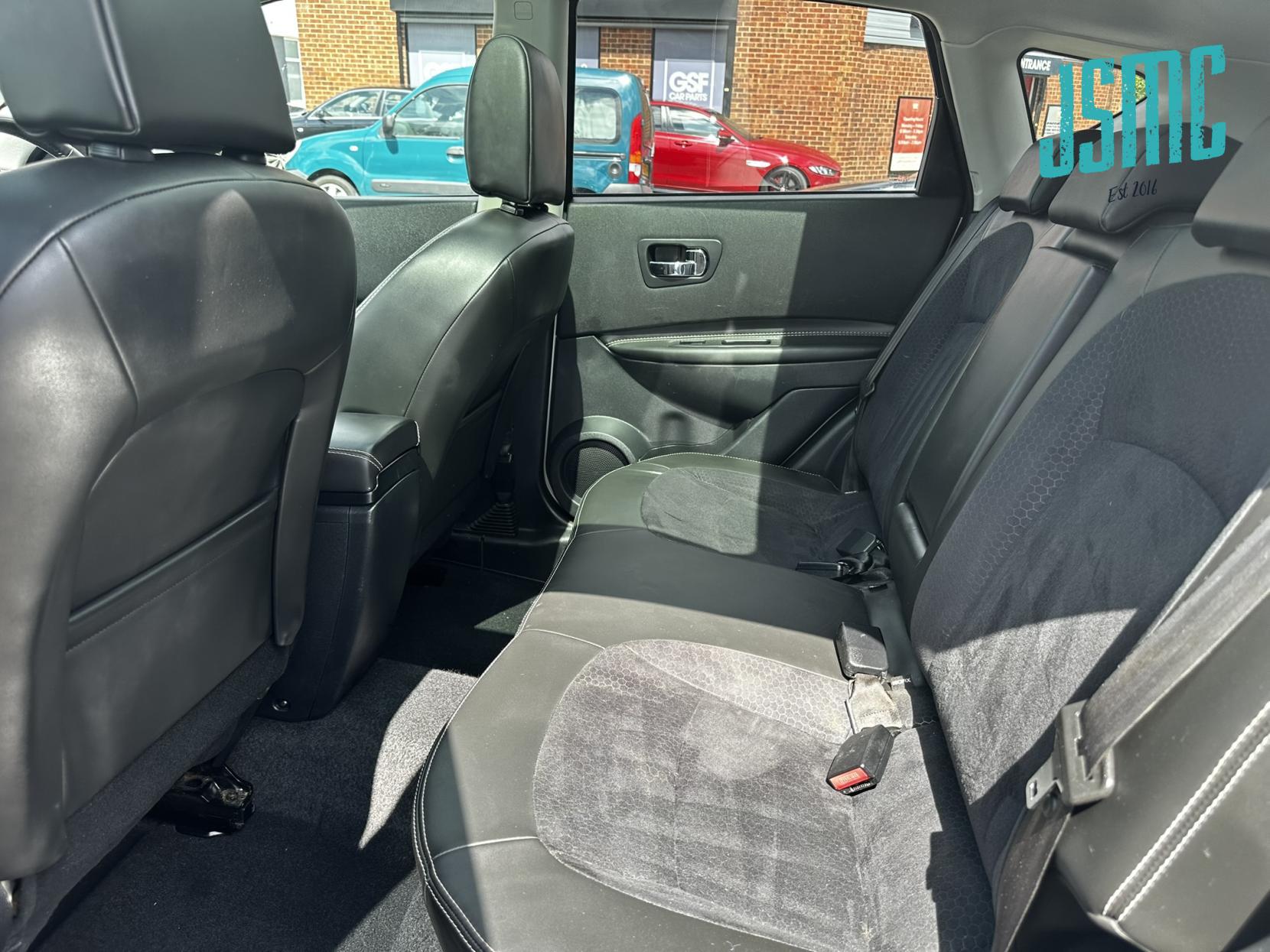 Nissan Qashqai 1.5 dCi 360 SUV 5dr Diesel Manual 2WD Euro 5 (110 ps)