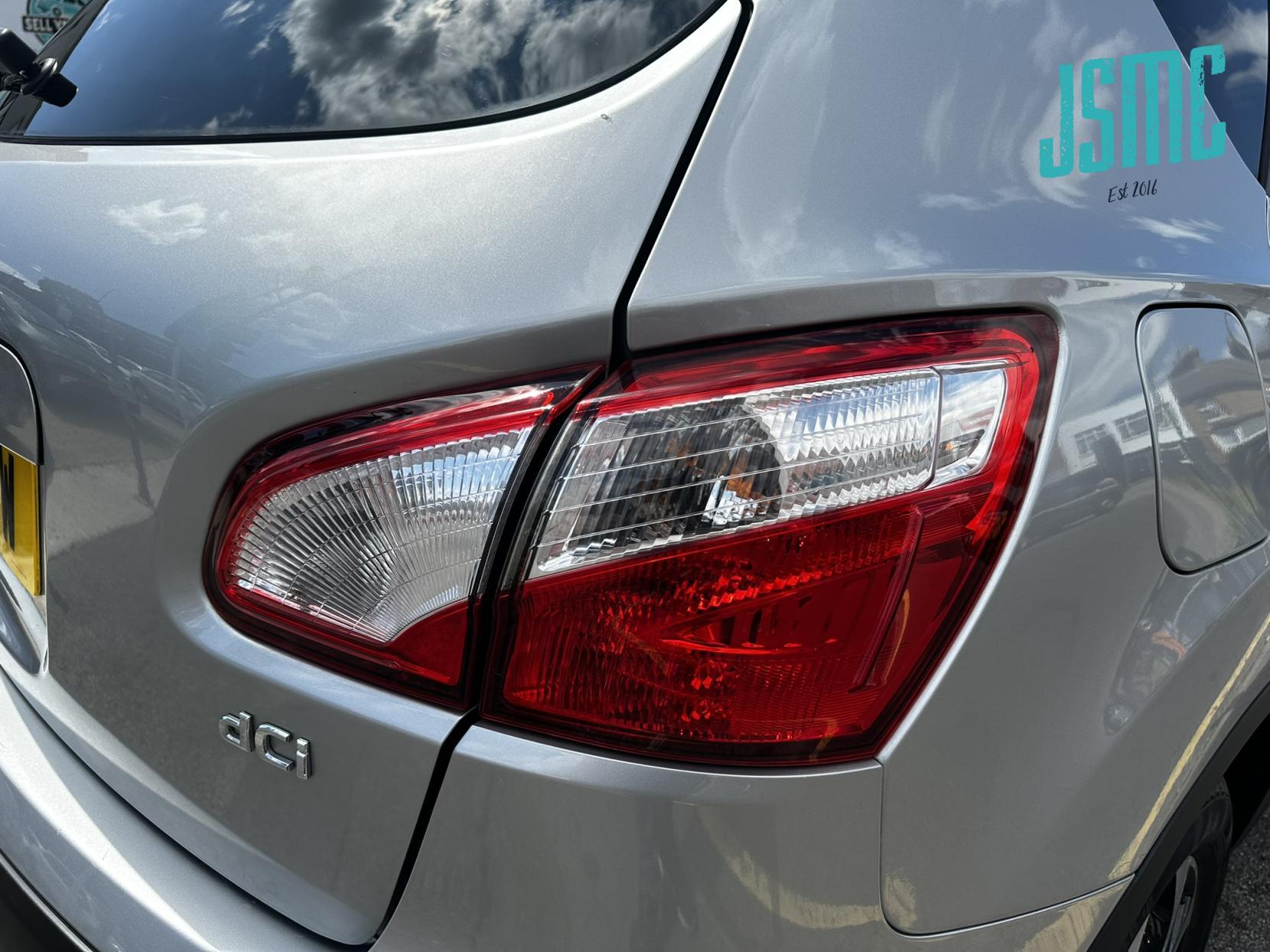 Nissan Qashqai 1.5 dCi 360 SUV 5dr Diesel Manual 2WD Euro 5 (110 ps)