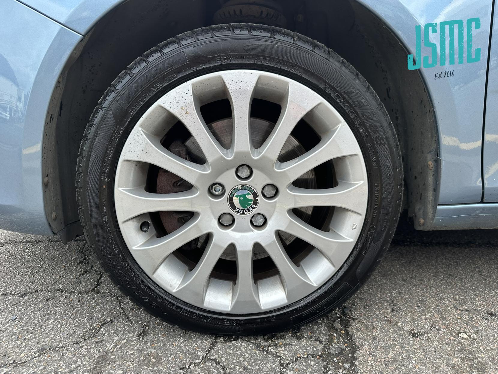 Skoda Fabia 1.2 TSI Elegance Hatchback 5dr Petrol DSG Euro 5 (105 ps)