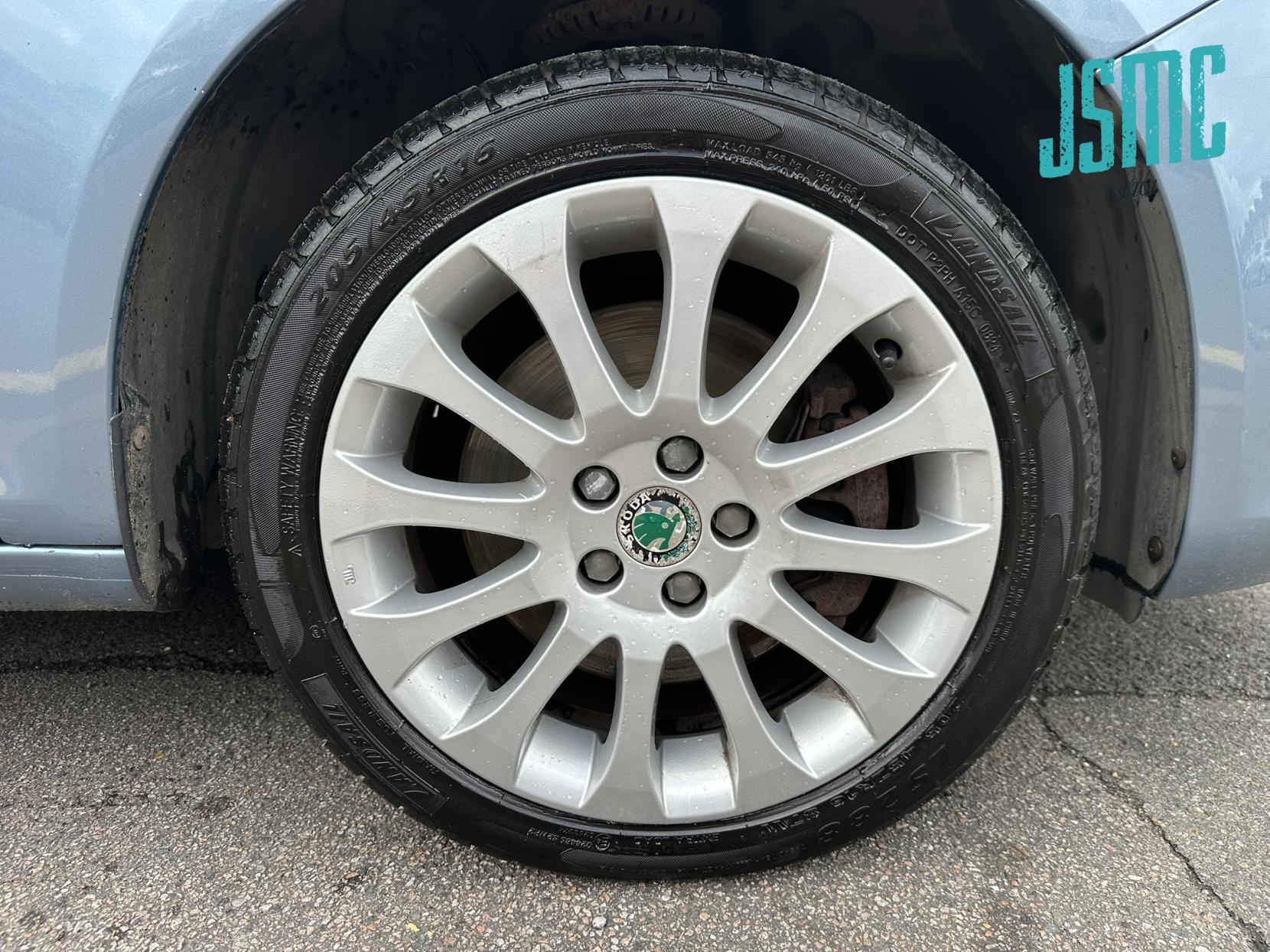Skoda Fabia 1.2 TSI Elegance Hatchback 5dr Petrol DSG Euro 5 (105 ps)