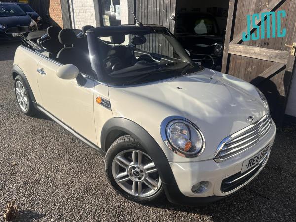 MINI Convertible 1.6 Cooper D Convertible 2dr Diesel Manual Euro 5 (s/s) (112 ps)