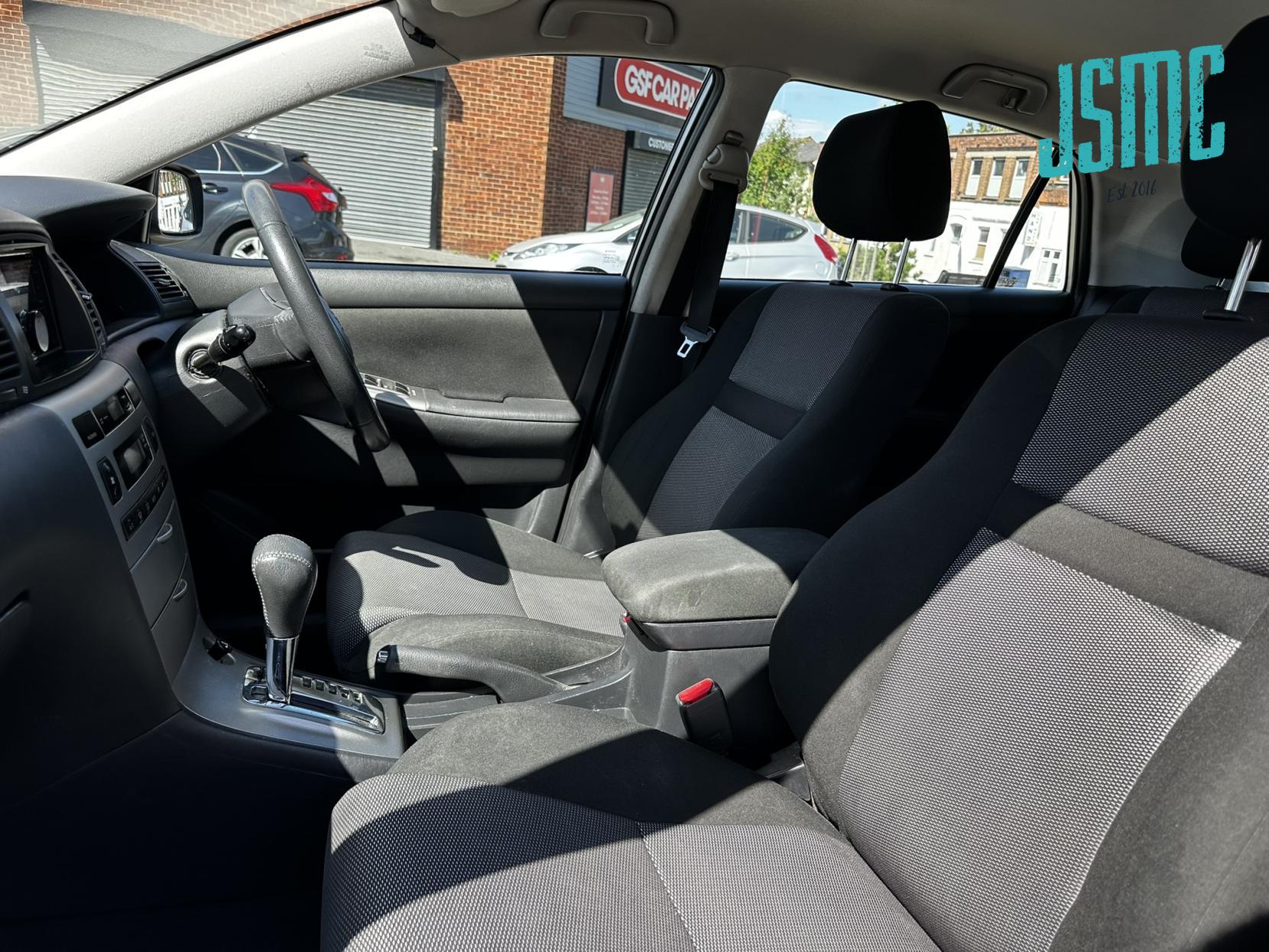 Toyota Corolla 1.6 VVT-i Colour Collection Hatchback 5dr Petrol Automatic (190 g/km, 109 bhp)