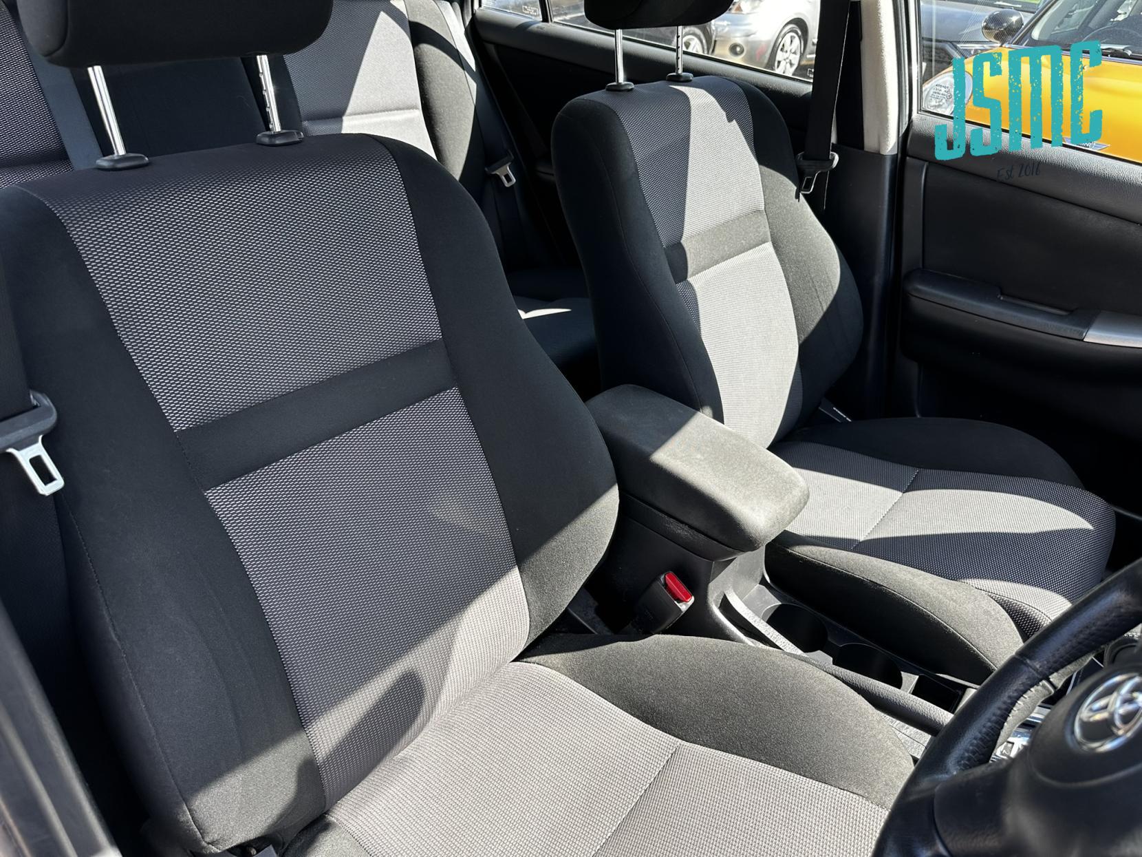 Toyota Corolla 1.6 VVT-i Colour Collection Hatchback 5dr Petrol Automatic (190 g/km, 109 bhp)