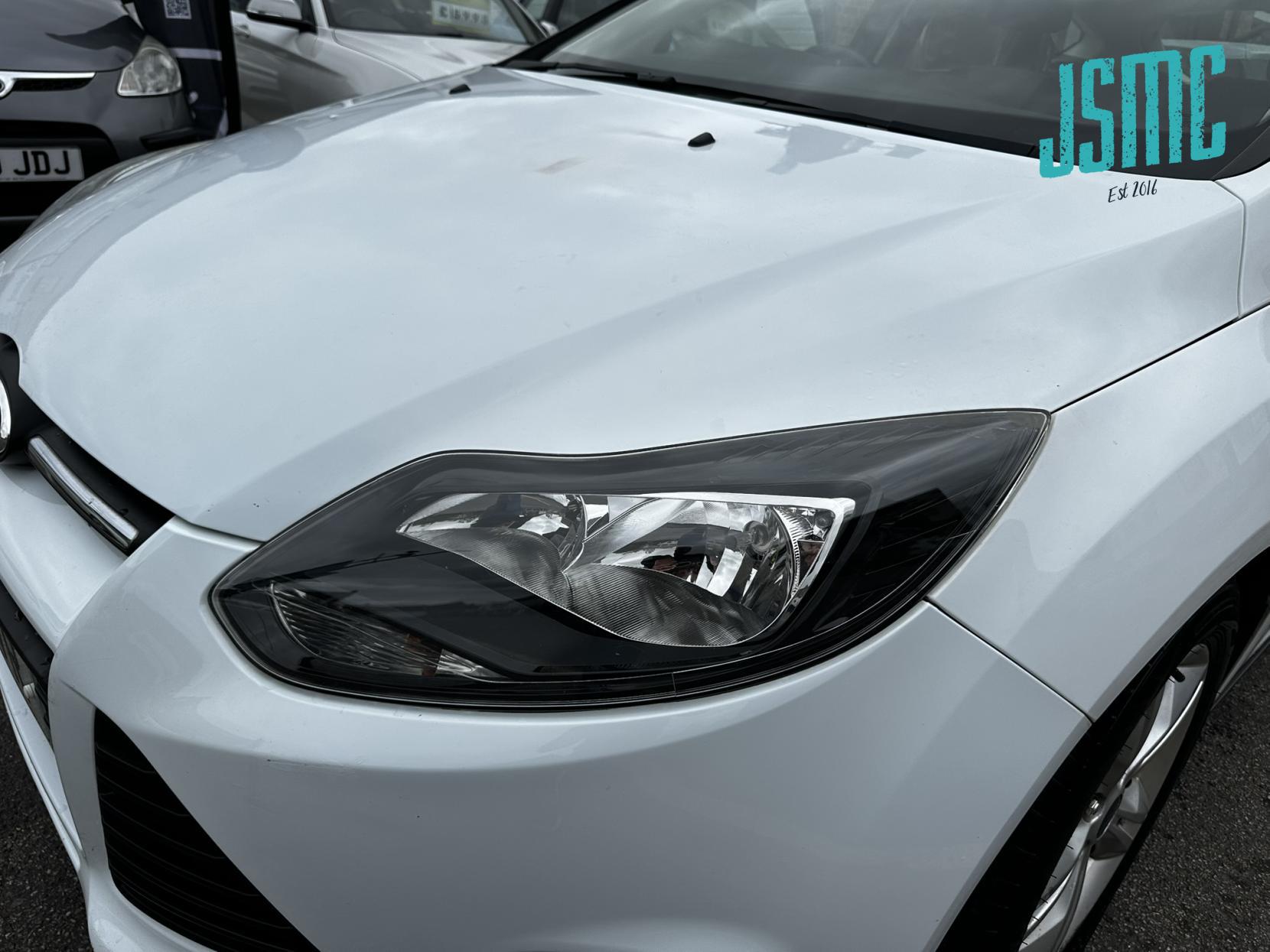 Ford Focus 1.6 TDCi Zetec Hatchback 5dr Diesel Manual Euro 5 (s/s) (115 ps)