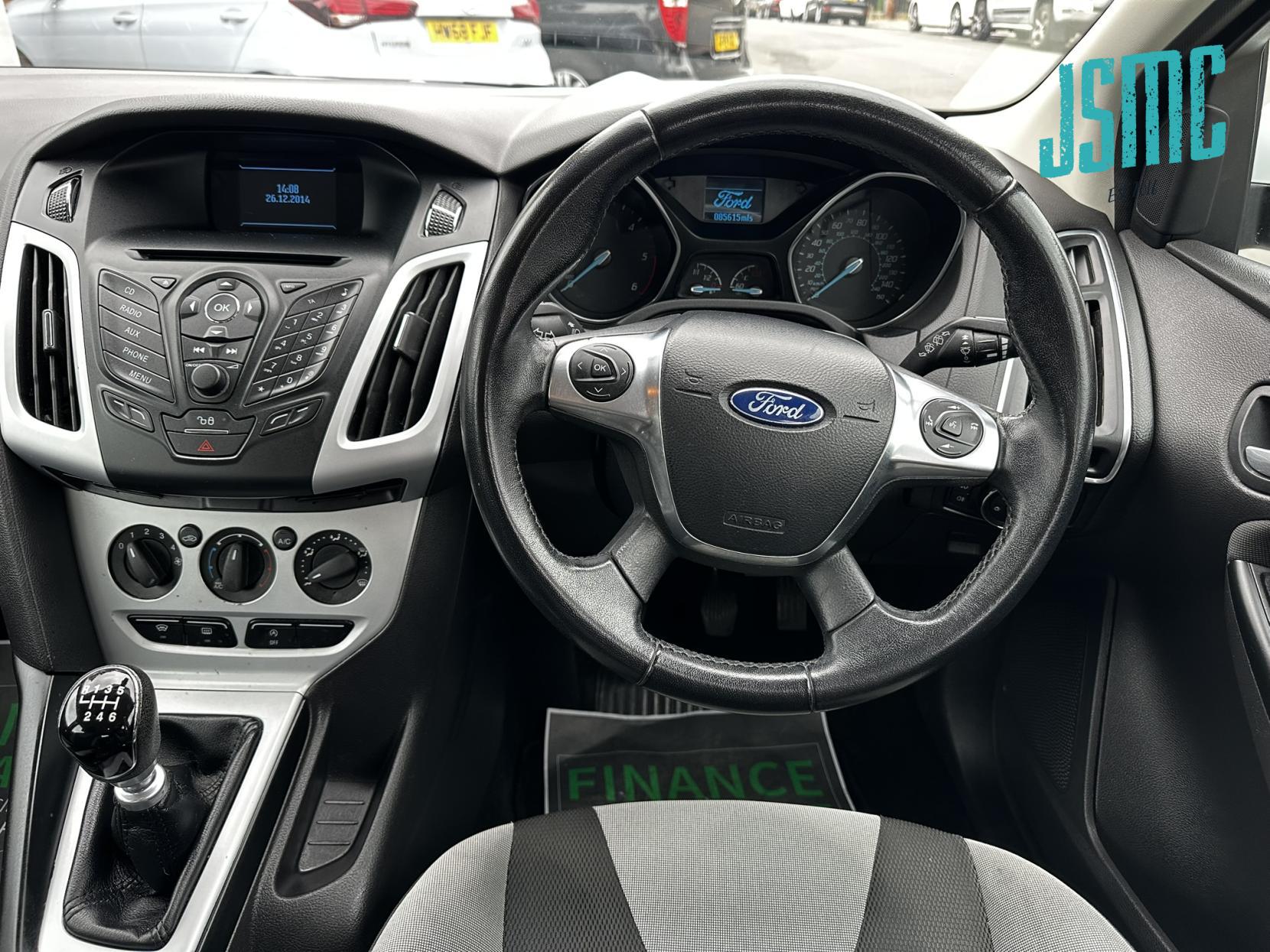Ford Focus 1.6 TDCi Zetec Hatchback 5dr Diesel Manual Euro 5 (s/s) (115 ps)