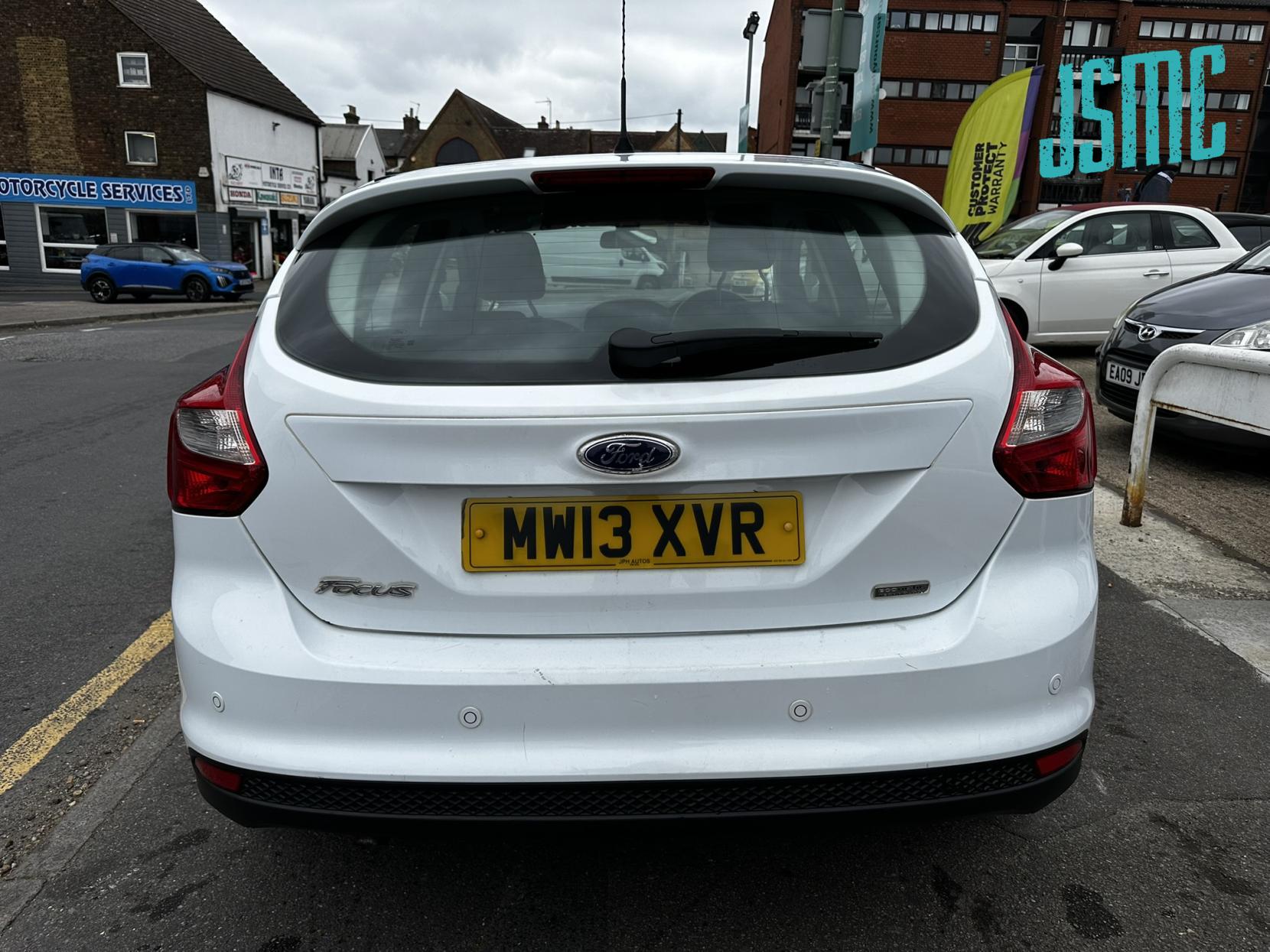 Ford Focus 1.6 TDCi Zetec Hatchback 5dr Diesel Manual Euro 5 (s/s) (115 ps)
