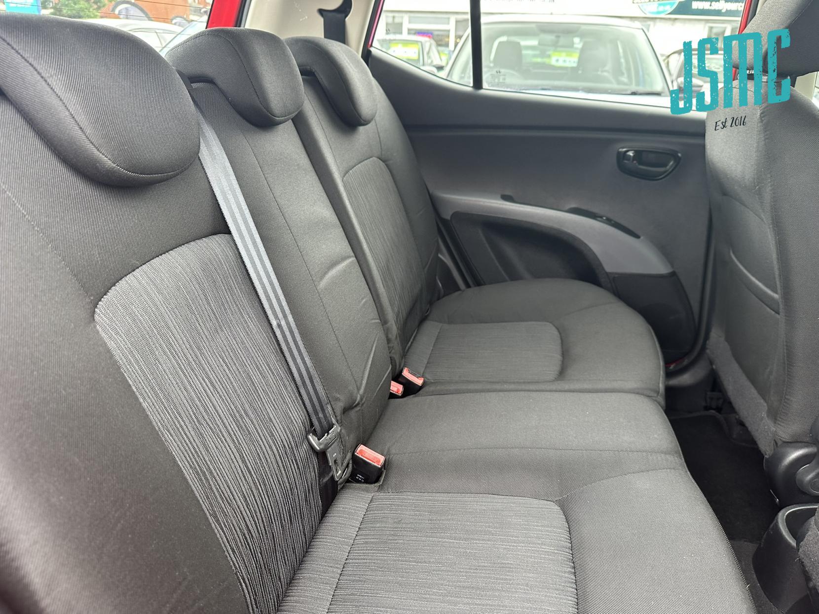 Hyundai i10 1.2 Active Hatchback 5dr Petrol Auto Euro 5 (85 bhp)