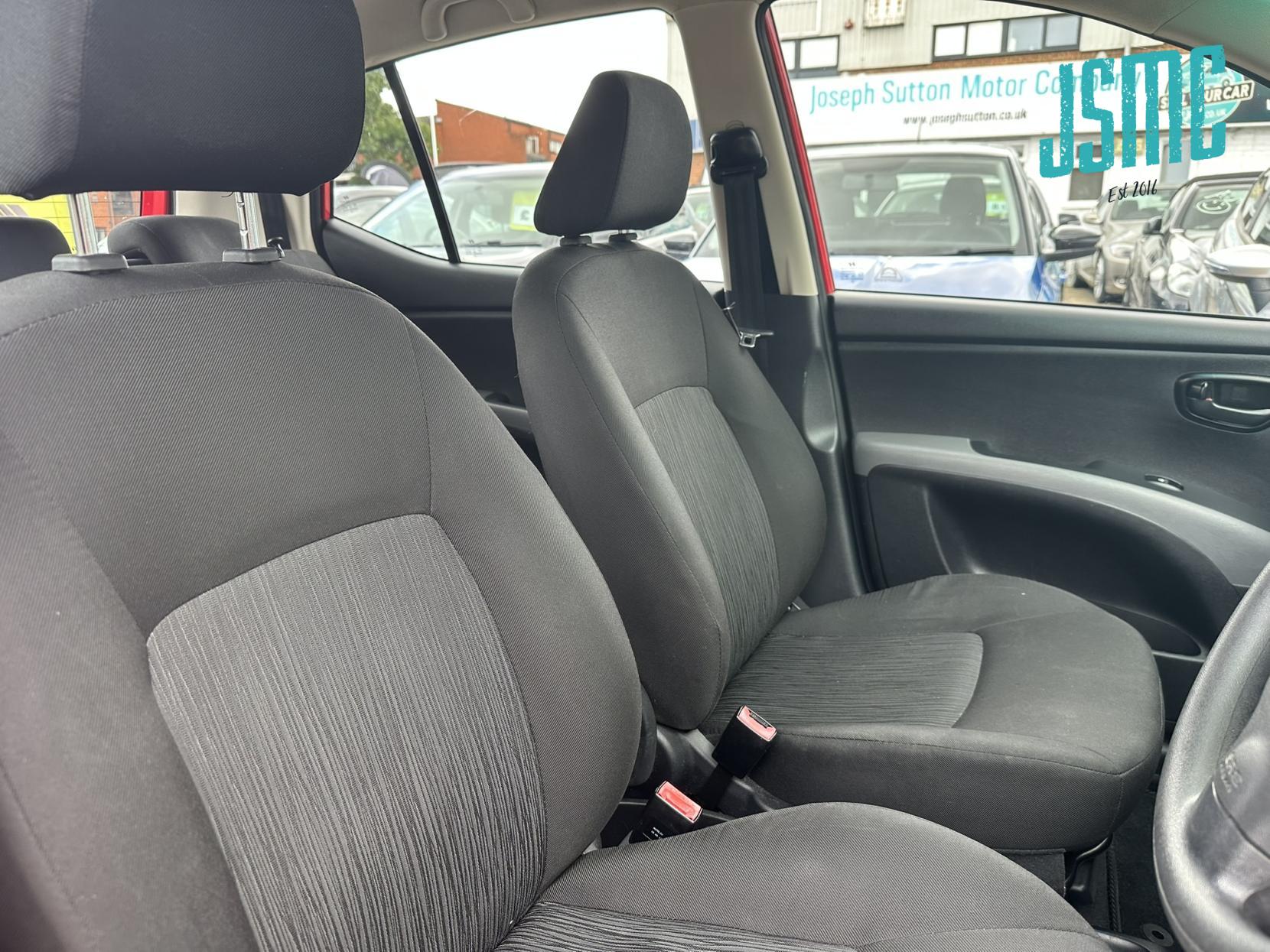 Hyundai i10 1.2 Active Hatchback 5dr Petrol Auto Euro 5 (85 bhp)