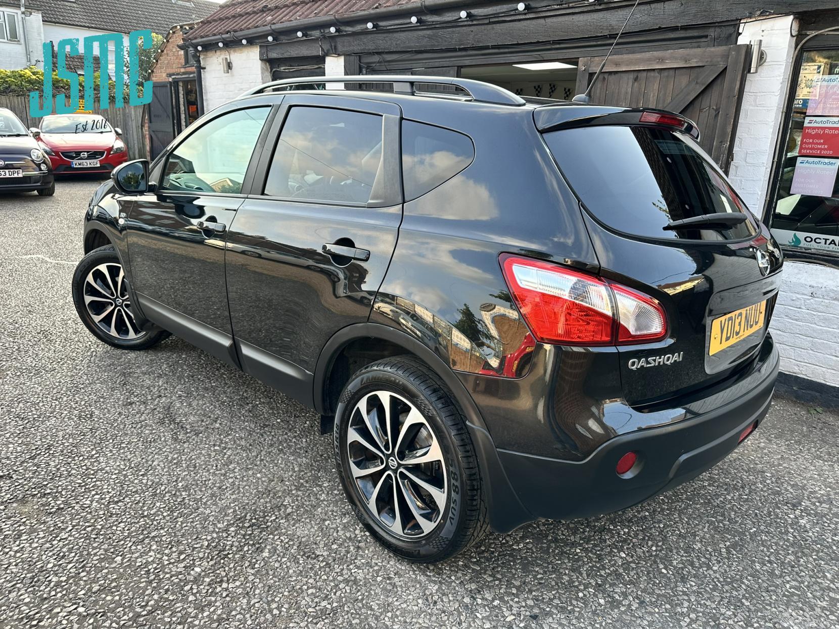 Nissan Qashqai 1.6 360 SUV 5dr Petrol Manual 2WD Euro 5 (117 ps)