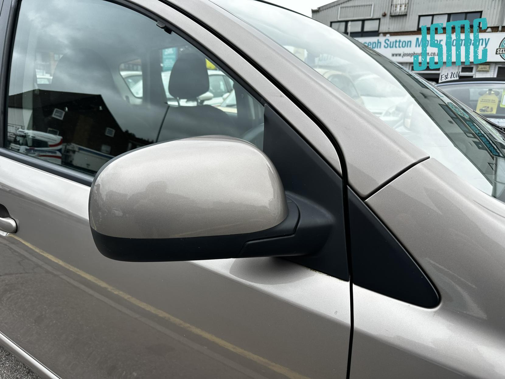 Nissan Note 1.6 16V Acenta Hatchback 5dr Petrol Auto Euro 4 (110 ps)