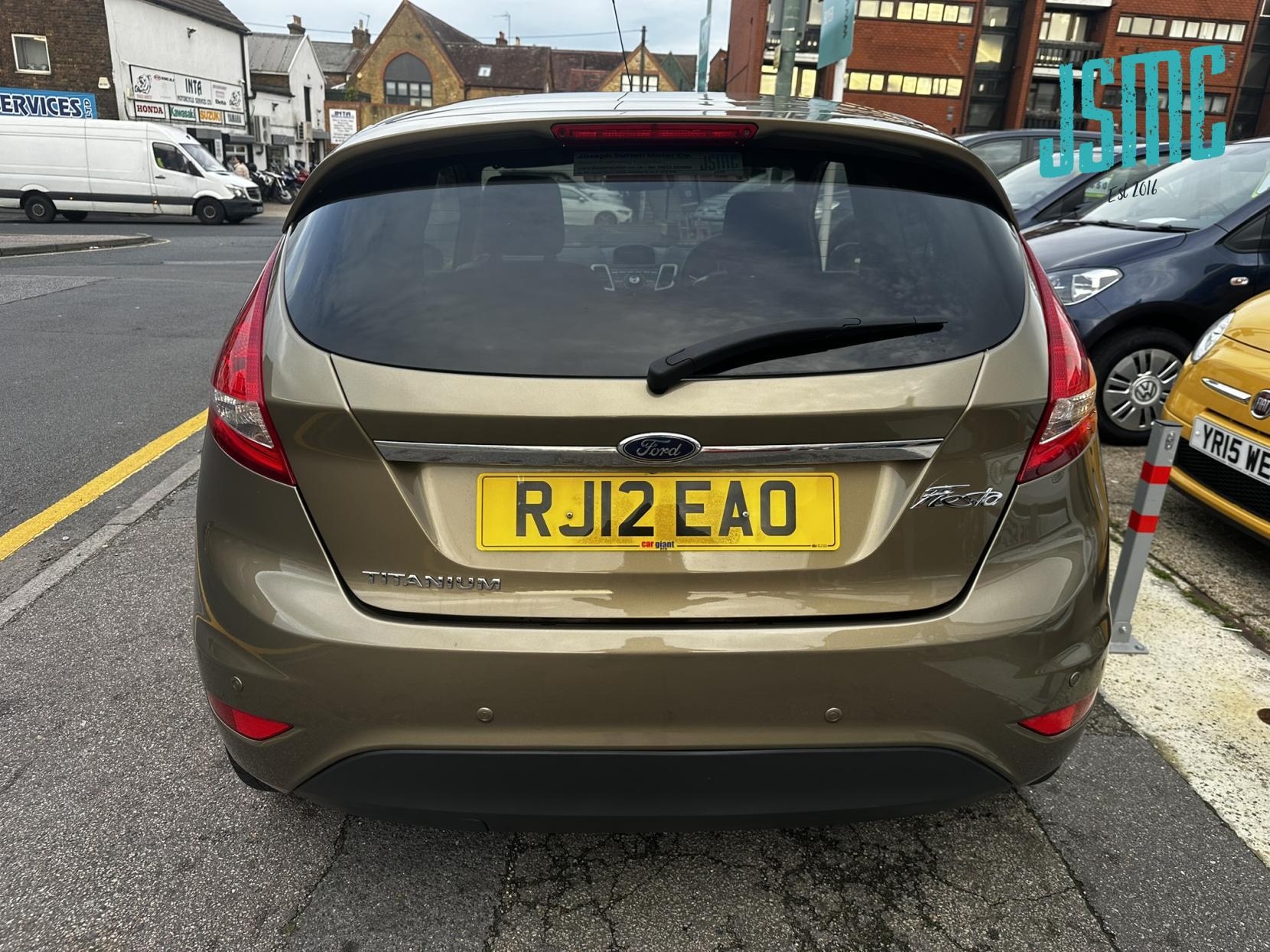 Ford Fiesta 1.4 Titanium Hatchback 3dr Petrol Automatic (154 g/km, 94 bhp)