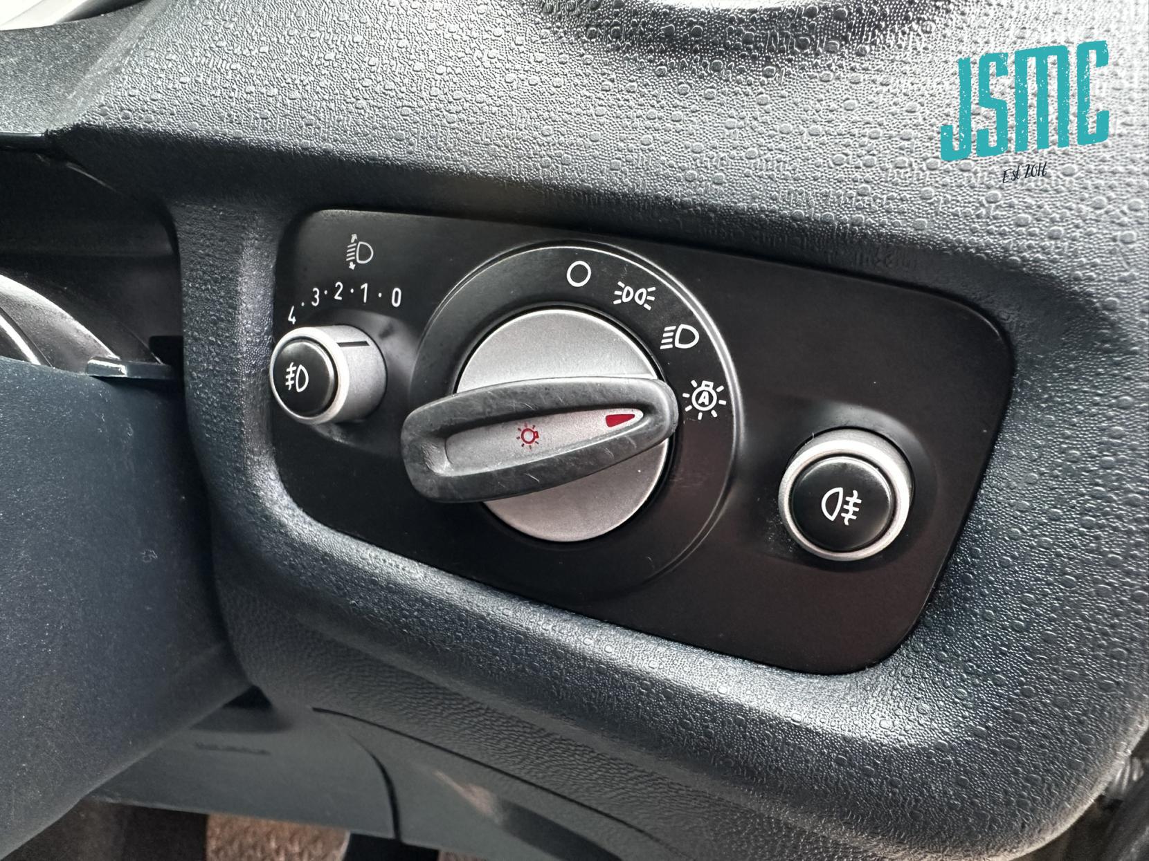 Ford Fiesta 1.4 Titanium Hatchback 3dr Petrol Automatic (154 g/km, 94 bhp)