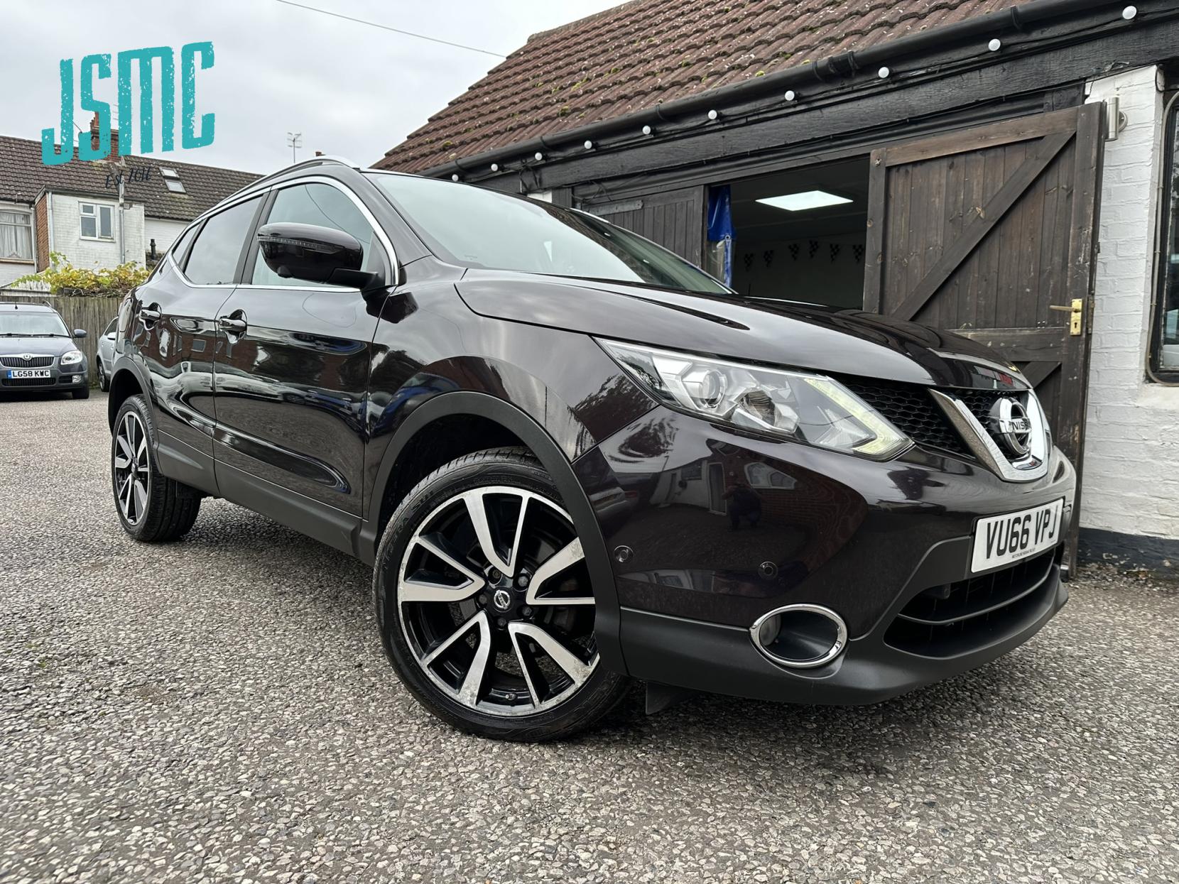 Nissan Qashqai 1.6 DIG-T Tekna SUV 5dr Petrol Manual 2WD Euro 6 (s/s) (163 ps)