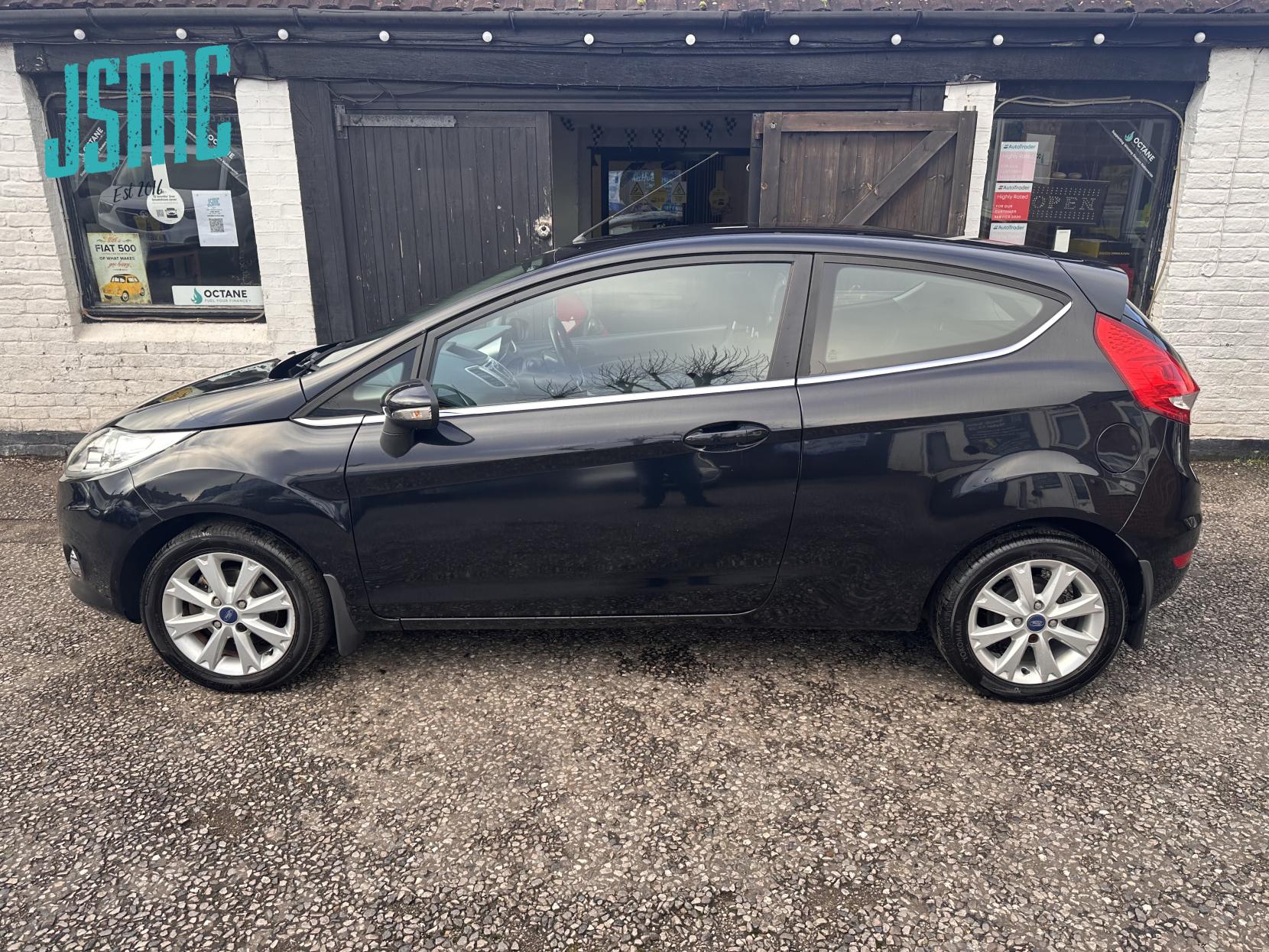 Ford Fiesta 1.25 Zetec Hatchback 3dr Petrol Manual (129 g/km, 81 bhp)