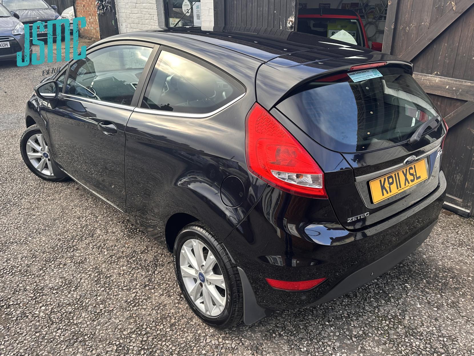 Ford Fiesta 1.25 Zetec Hatchback 3dr Petrol Manual (129 g/km, 81 bhp)