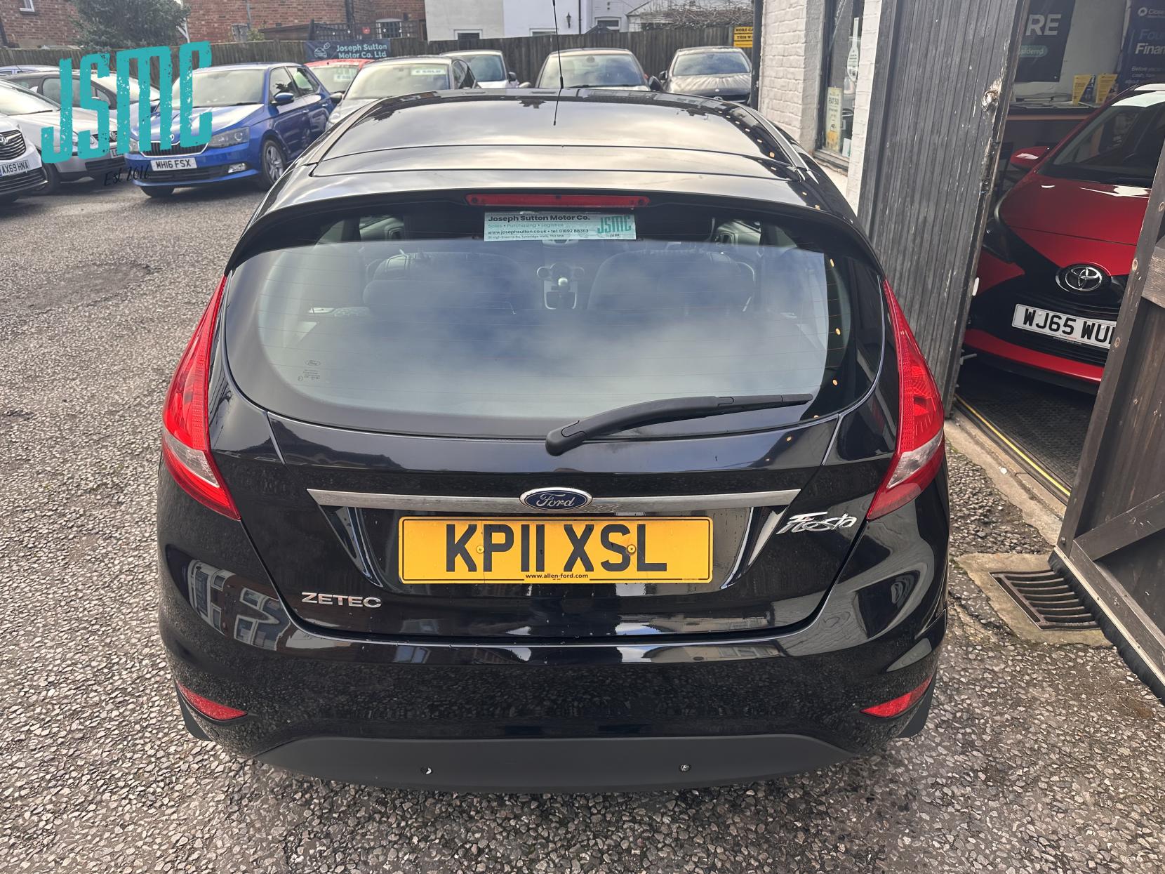 Ford Fiesta 1.25 Zetec Hatchback 3dr Petrol Manual (129 g/km, 81 bhp)