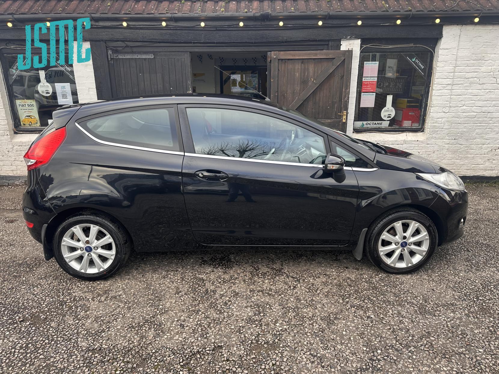 Ford Fiesta 1.25 Zetec Hatchback 3dr Petrol Manual (129 g/km, 81 bhp)