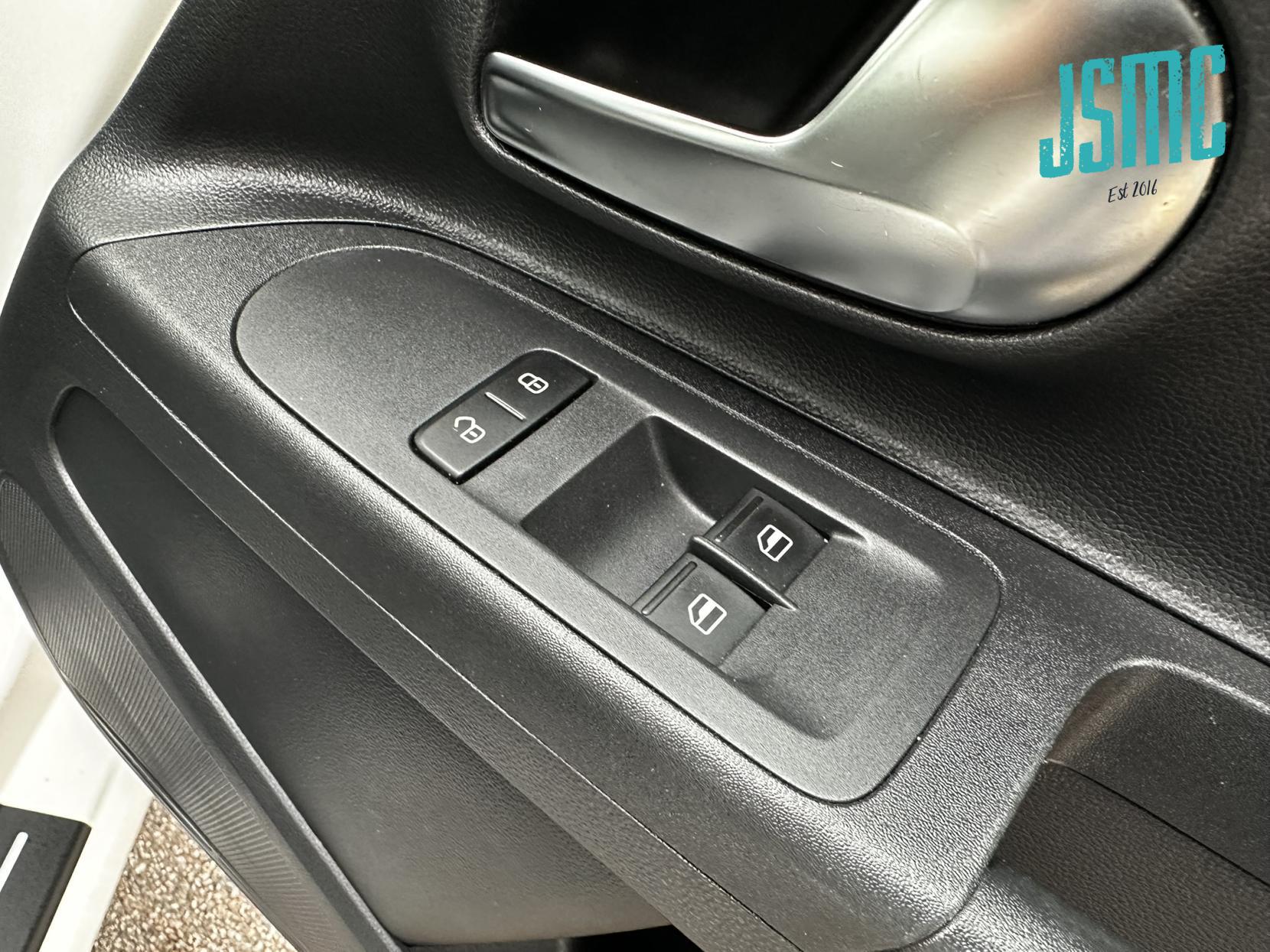 Volkswagen up! 1.0 Move up! Hatchback 5dr Petrol ASG Euro 5 (60 ps)