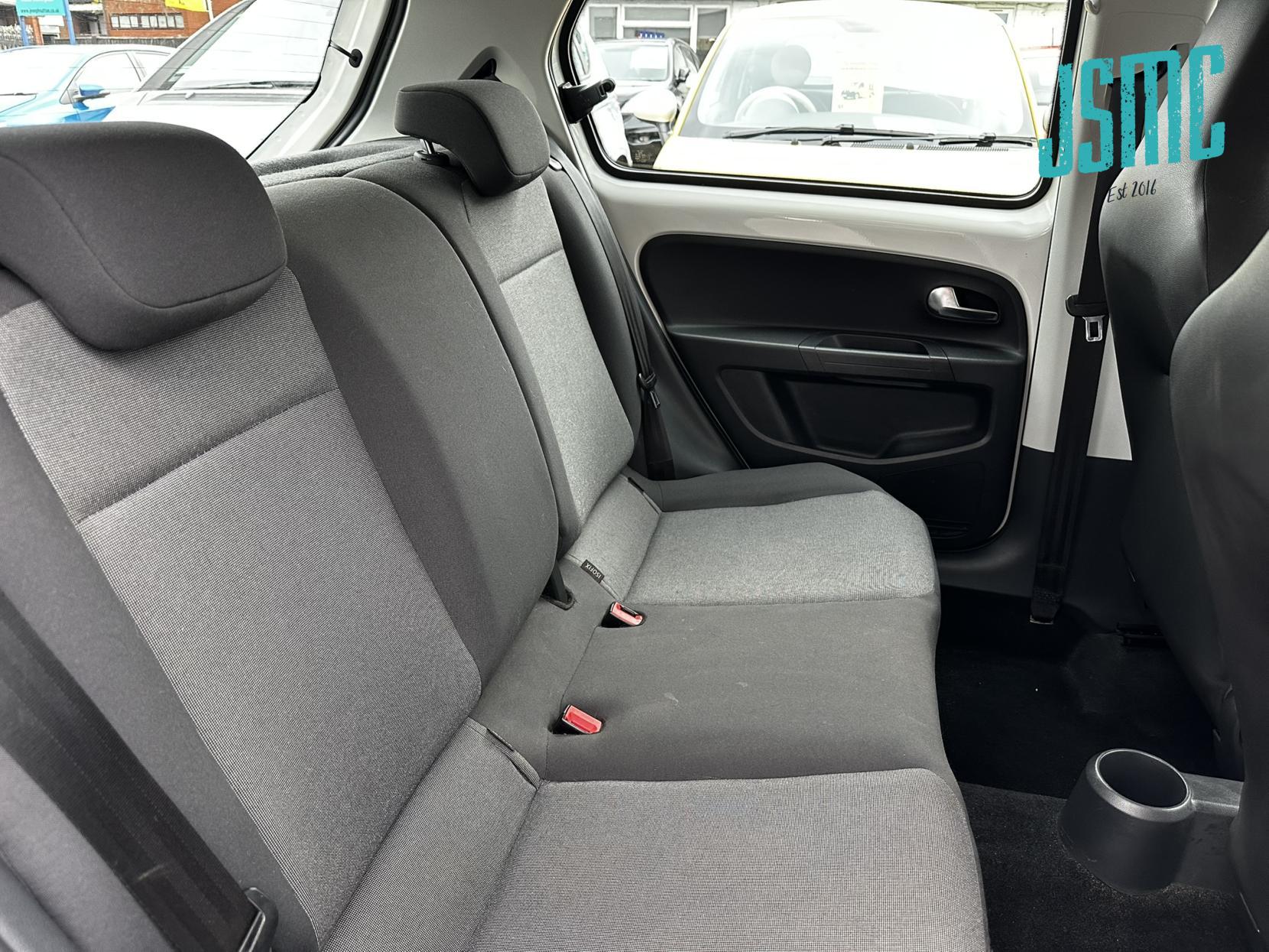 Volkswagen up! 1.0 Move up! Hatchback 5dr Petrol ASG Euro 5 (60 ps)