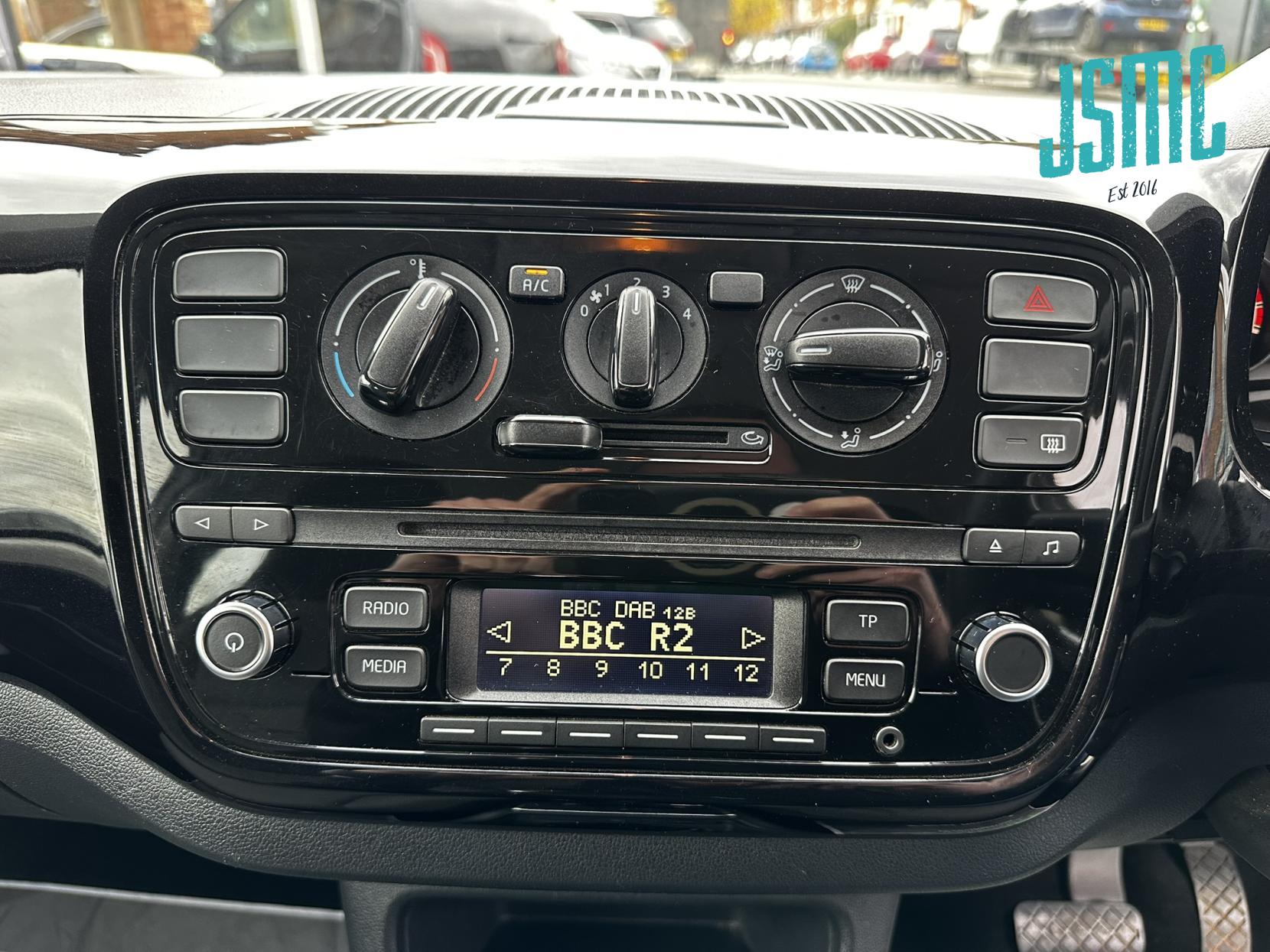 Volkswagen up! 1.0 Move up! Hatchback 5dr Petrol ASG Euro 5 (60 ps)