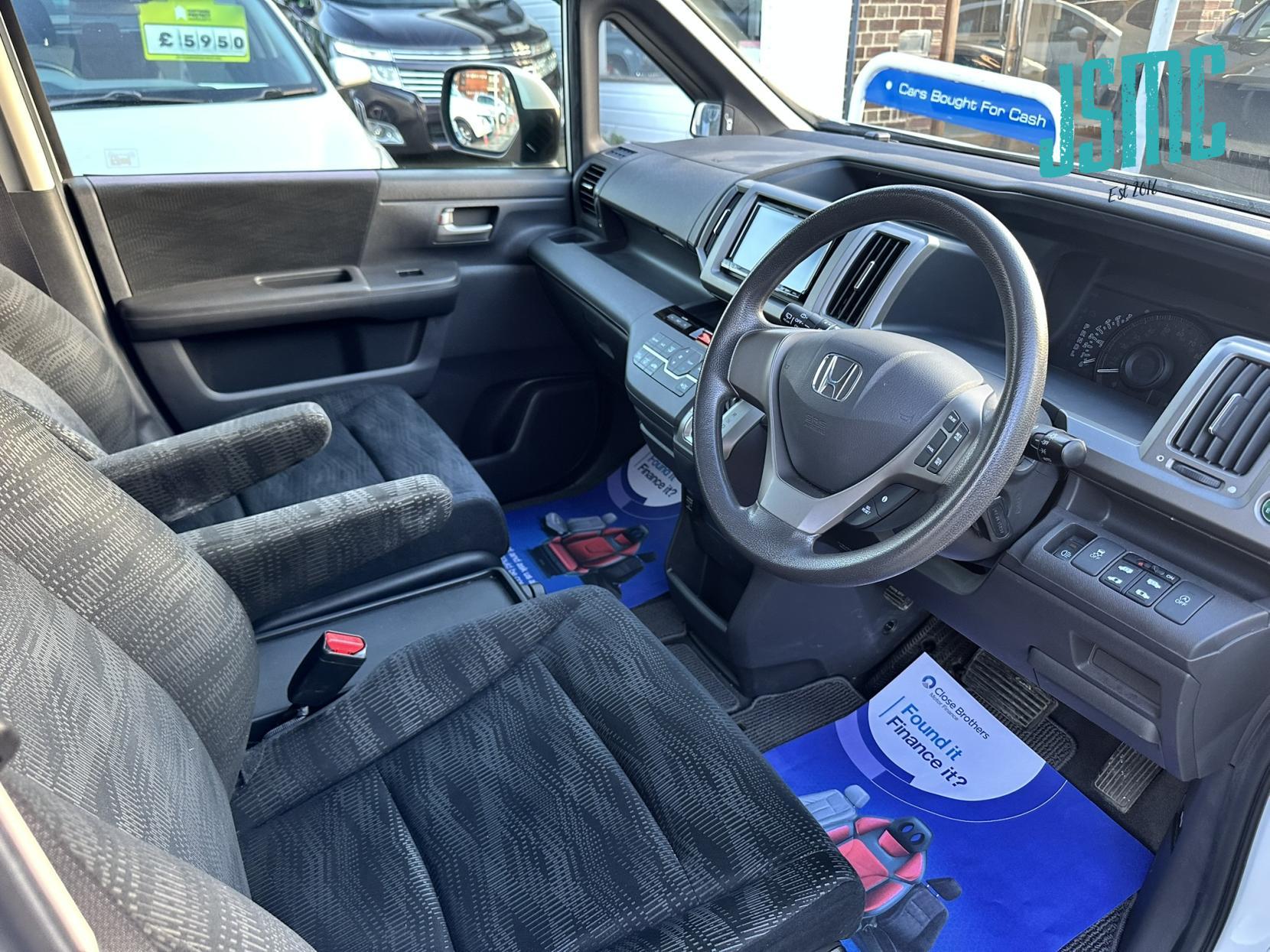 Honda Stepwagon G COMFORT SEL, Automatic, 8 Seater, petrol. 